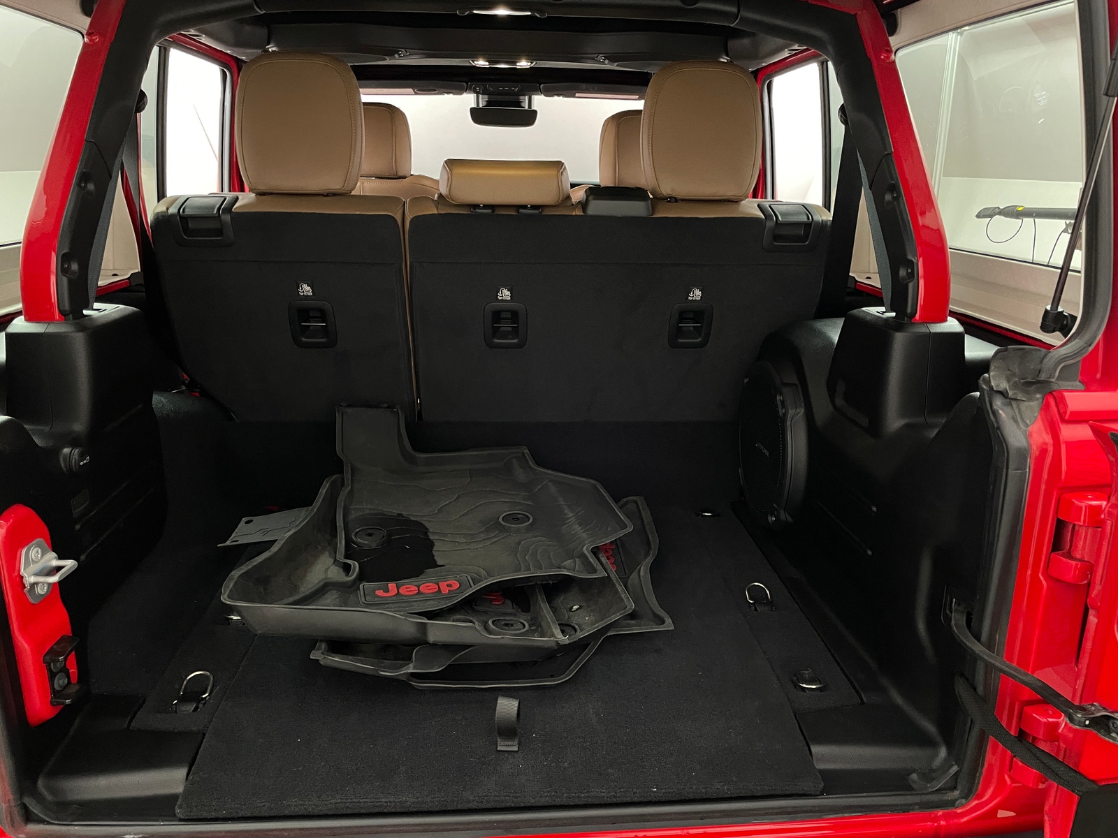 Thumbnail: 2022 Jeep Wrangler - 6