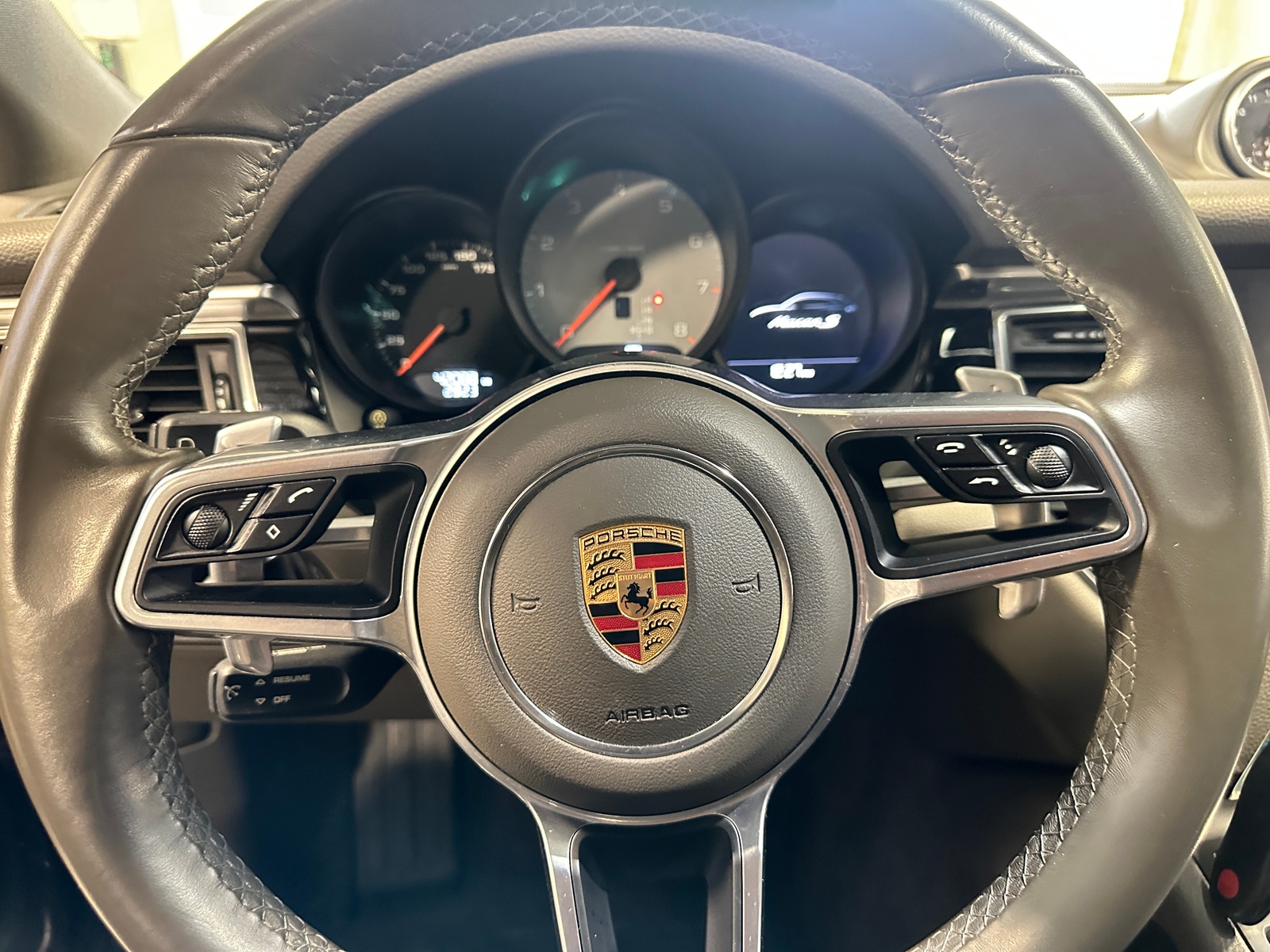 Thumbnail: 2017 Porsche Macan - 4