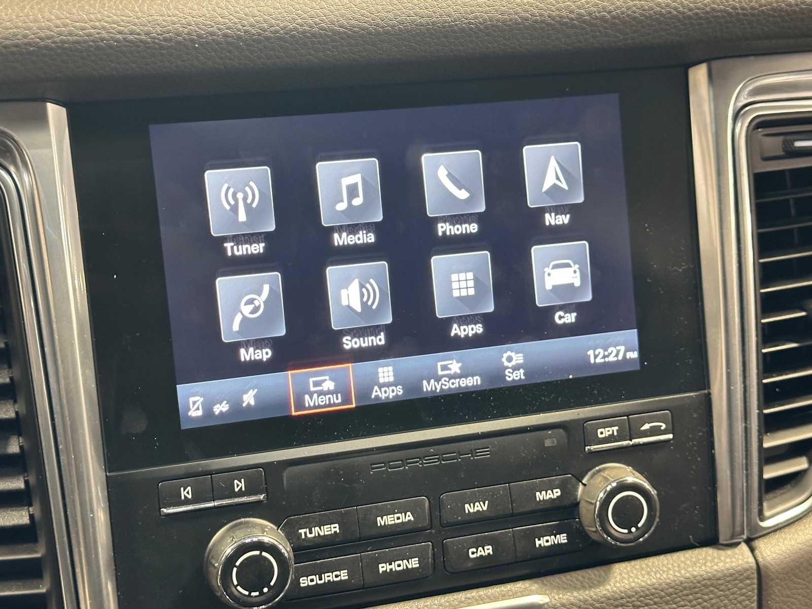 Thumbnail: 2017 Porsche Macan - 3