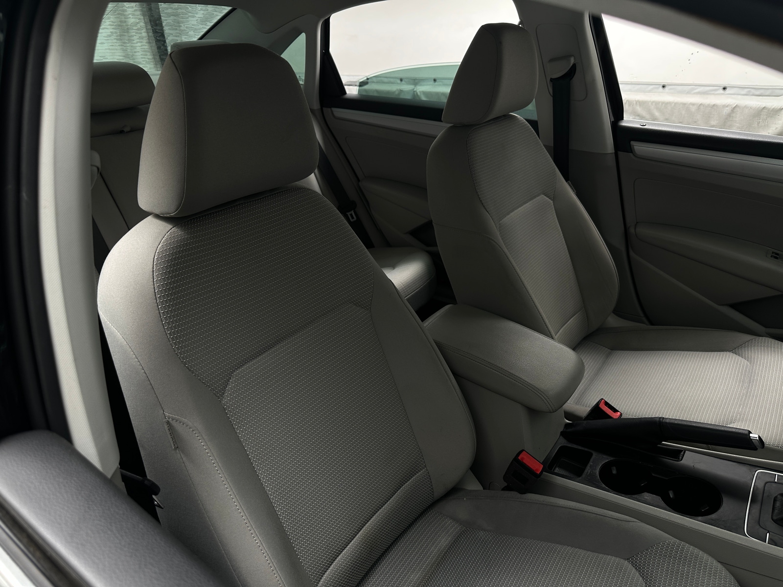 Thumbnail: 2017 Volkswagen Passat - 2