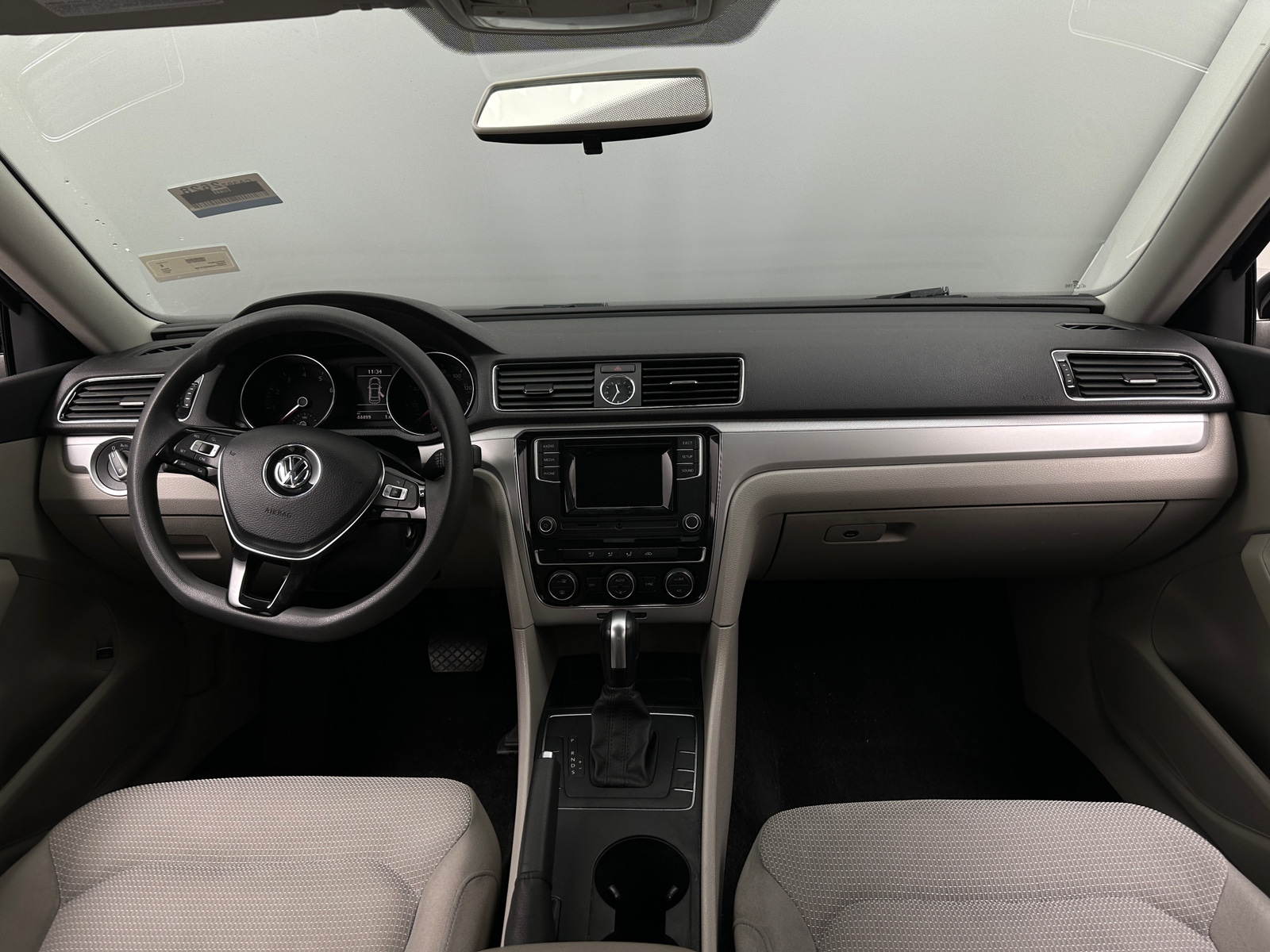 Thumbnail: 2017 Volkswagen Passat - 3