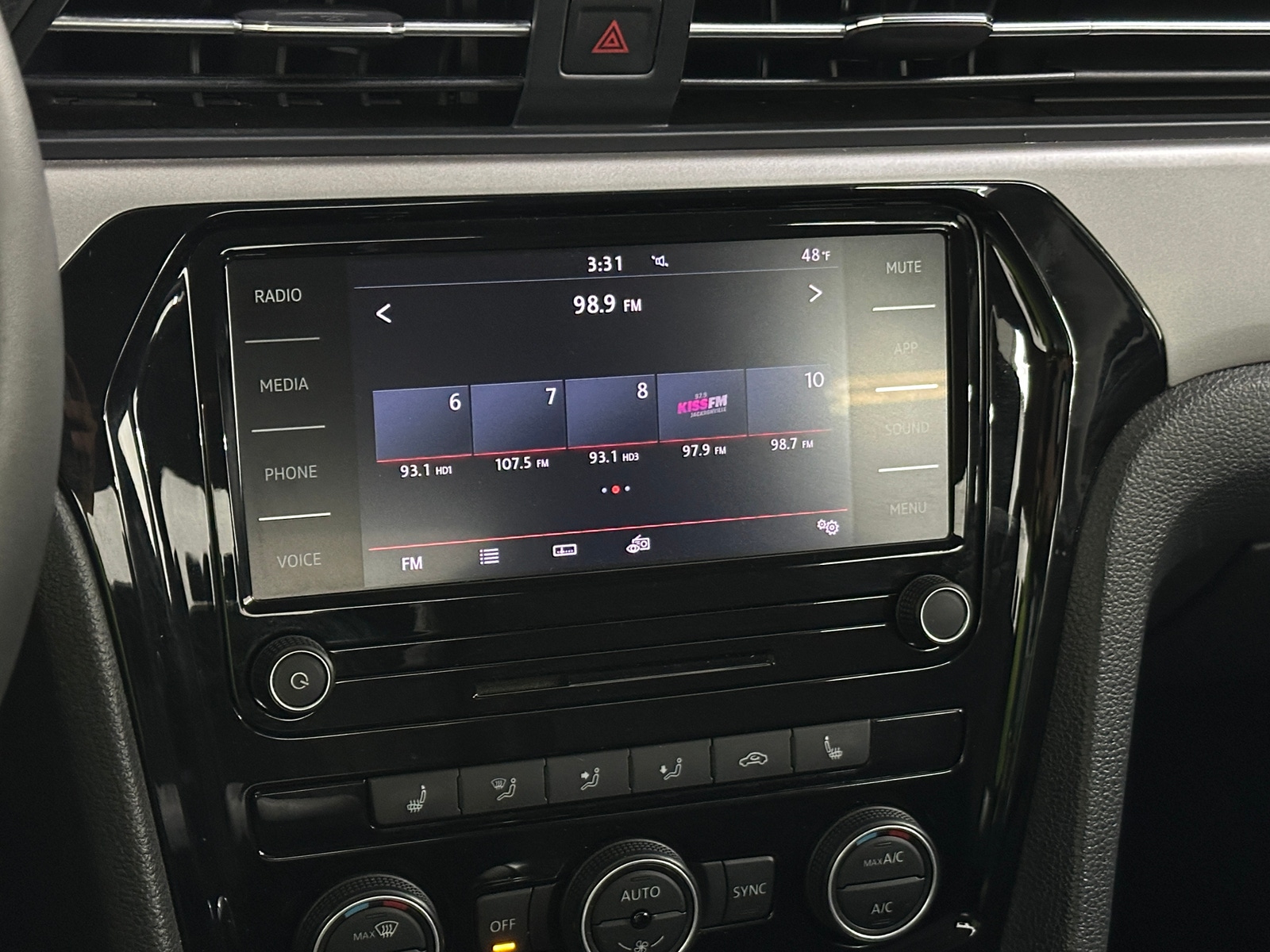 Thumbnail: 2021 Volkswagen Passat - 3