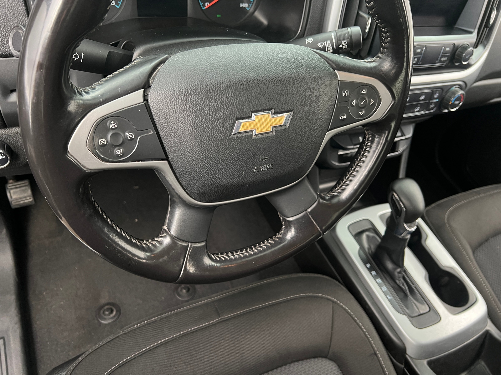 Thumbnail: 2022 Chevrolet Colorado - 5