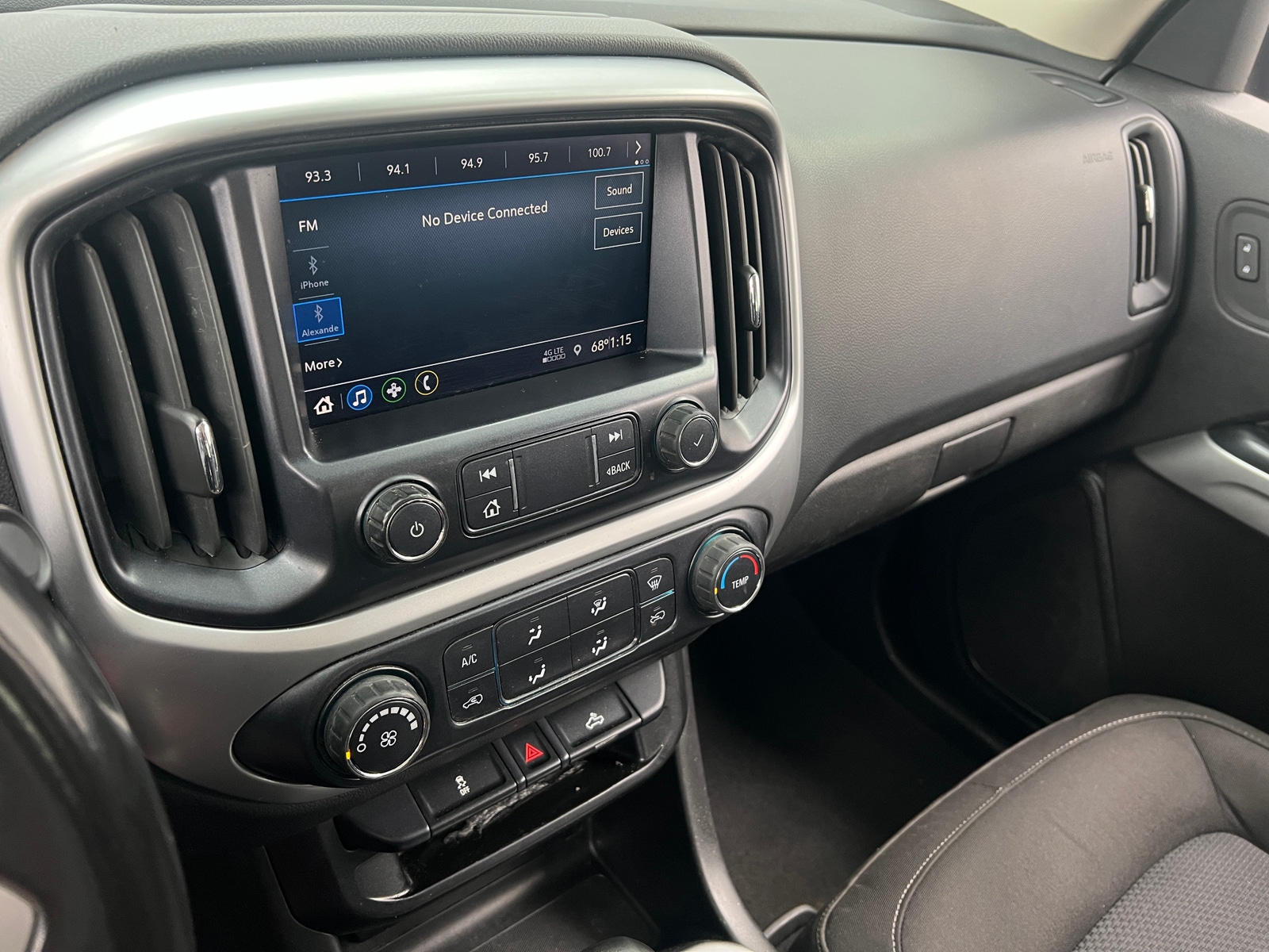 Thumbnail: 2022 Chevrolet Colorado - 4