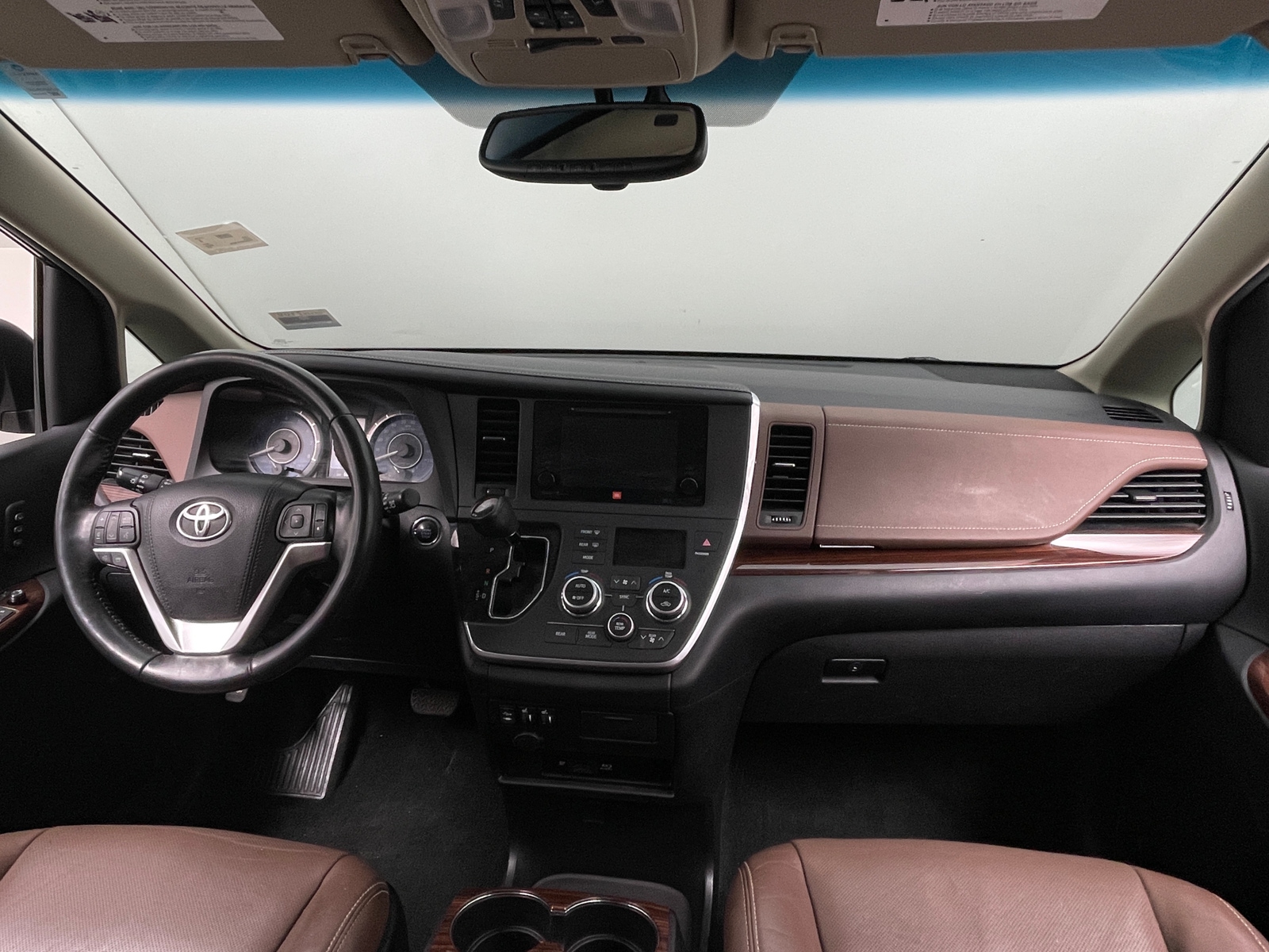 Thumbnail: 2015 Toyota Sienna - 2