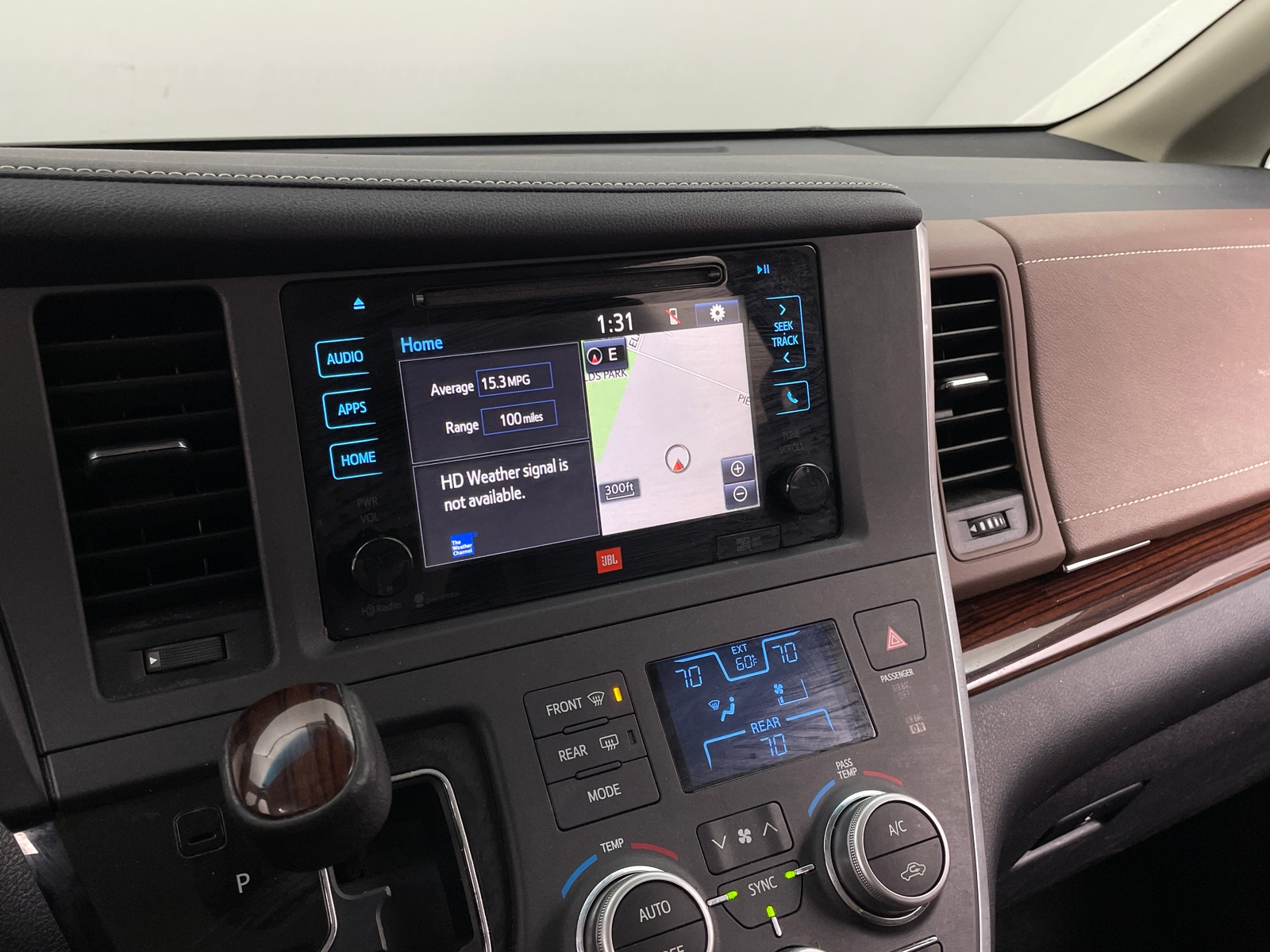 Thumbnail: 2015 Toyota Sienna - 3