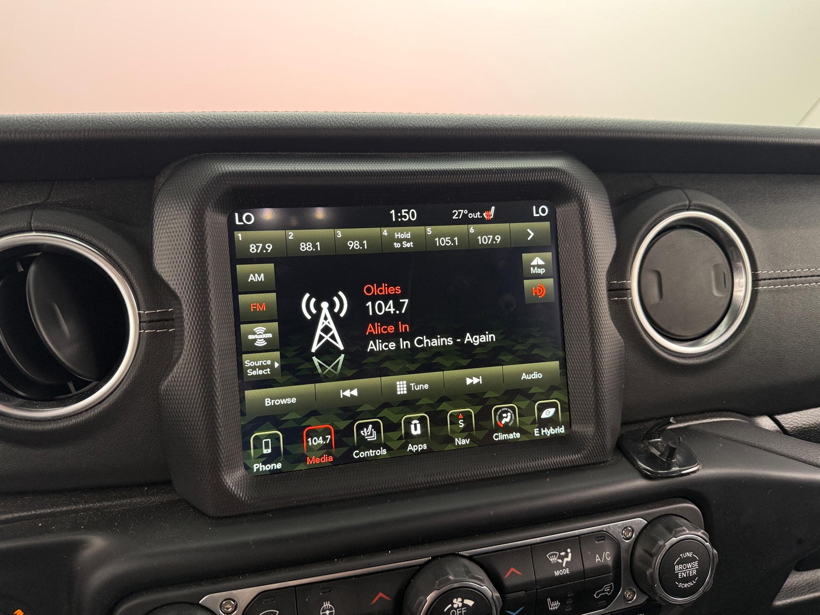 Thumbnail: 2022 Jeep Wrangler - 3