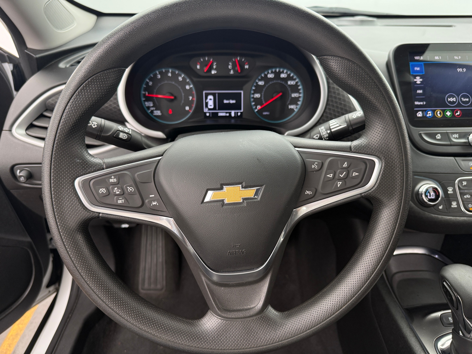 Thumbnail: 2023 Chevrolet Malibu - 5