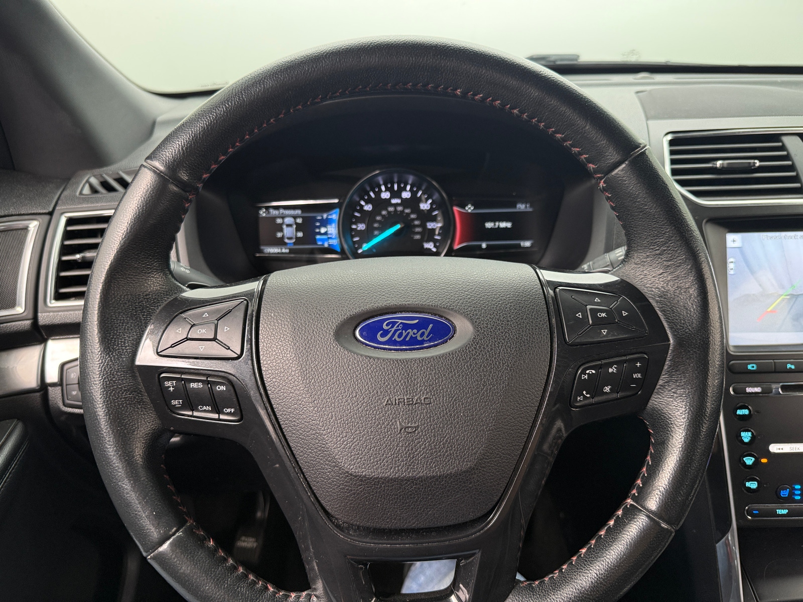 Thumbnail: 2017 Ford Explorer - 4