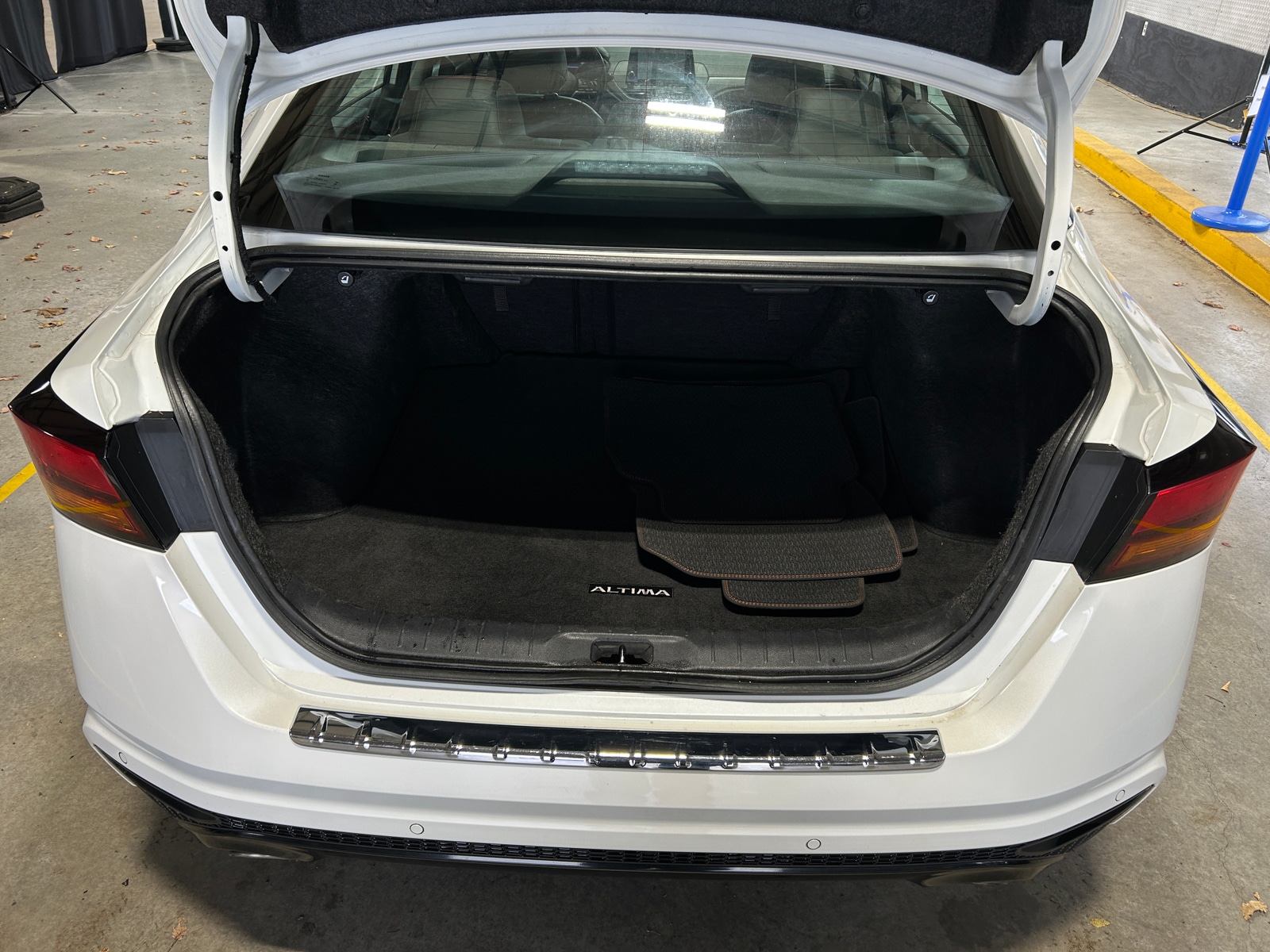 Thumbnail: 2023 Nissan Altima - 7