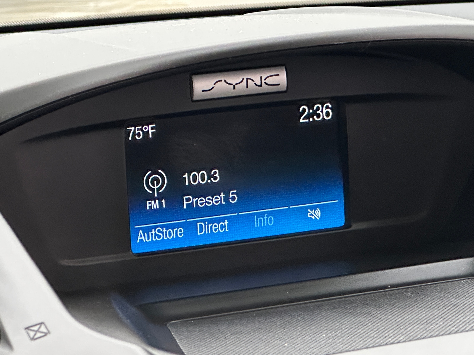 Thumbnail: 2017 Ford Escape - 4