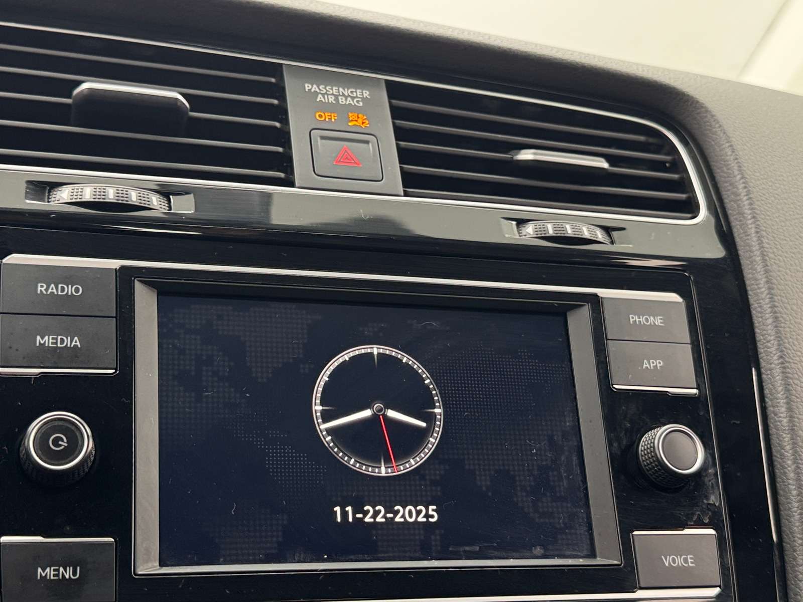 Thumbnail: 2020 Volkswagen Golf - 4