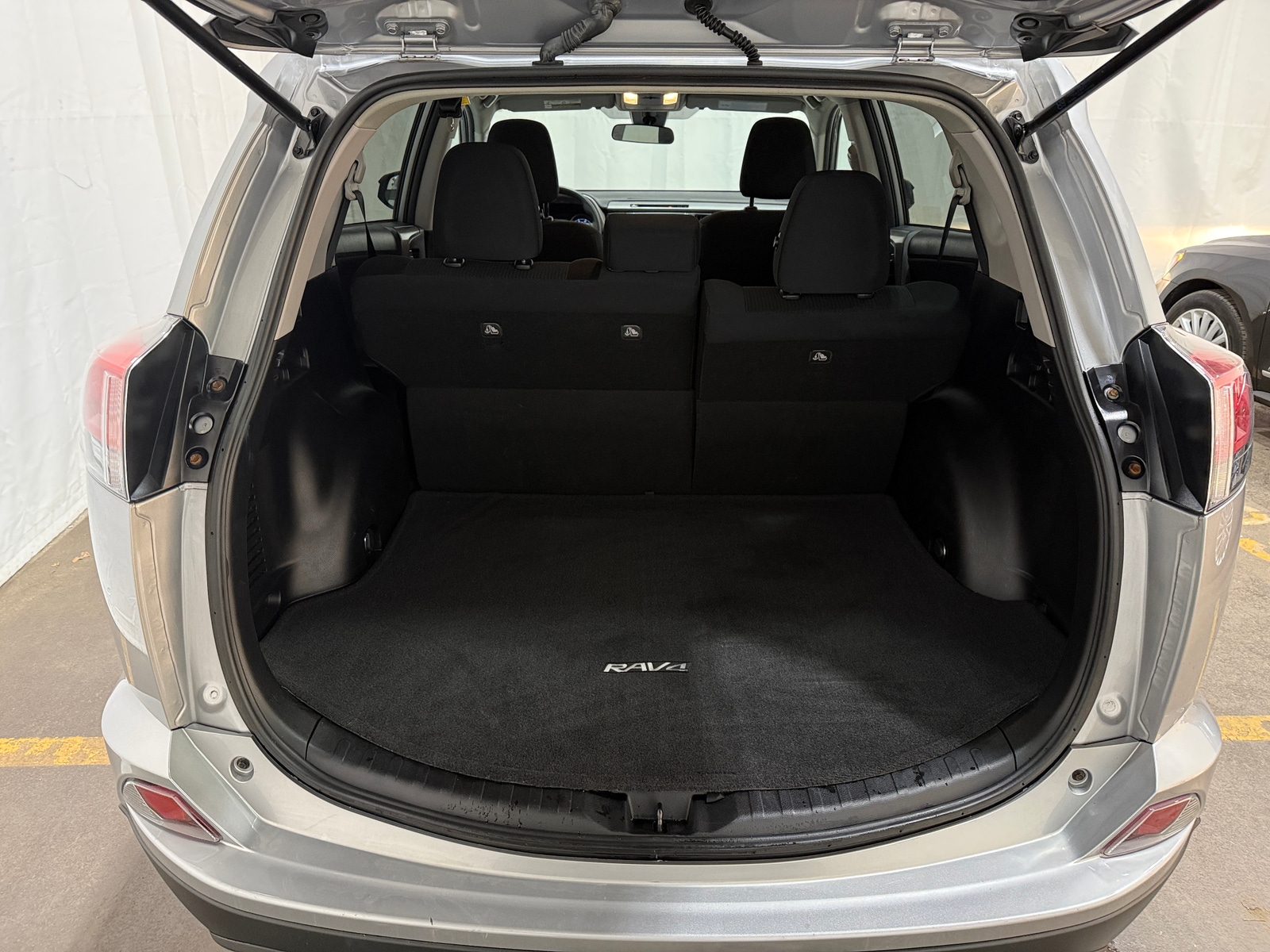 Thumbnail: 2017 Toyota RAV4 - 7