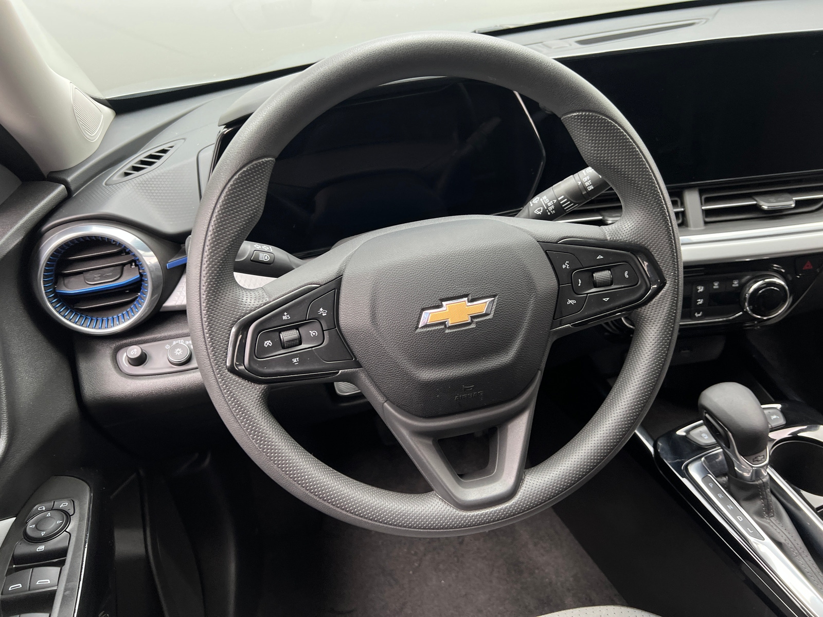 Thumbnail: 2025 Chevrolet Trax - 5