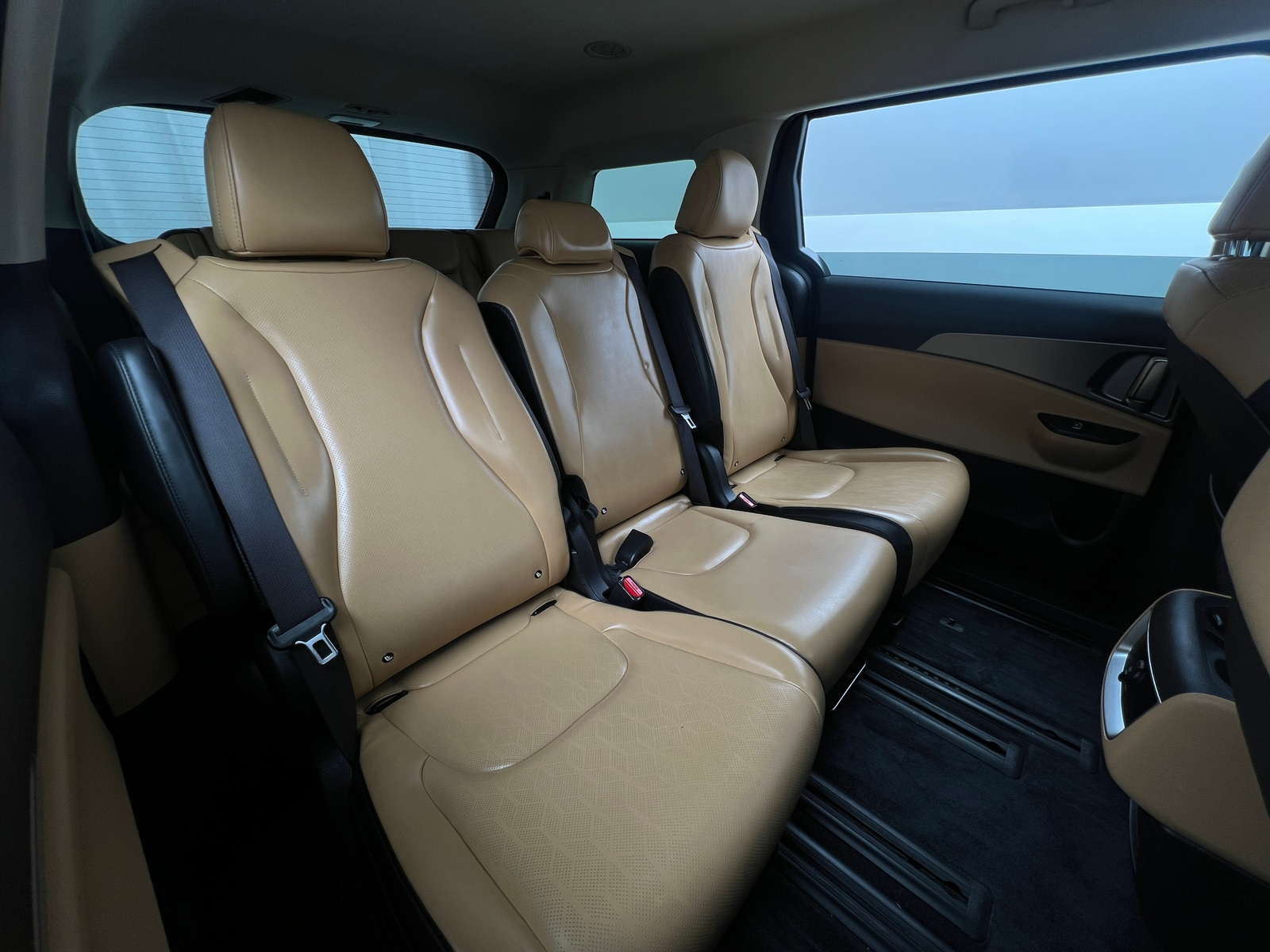 Thumbnail: 2023 Kia Carnival - 5