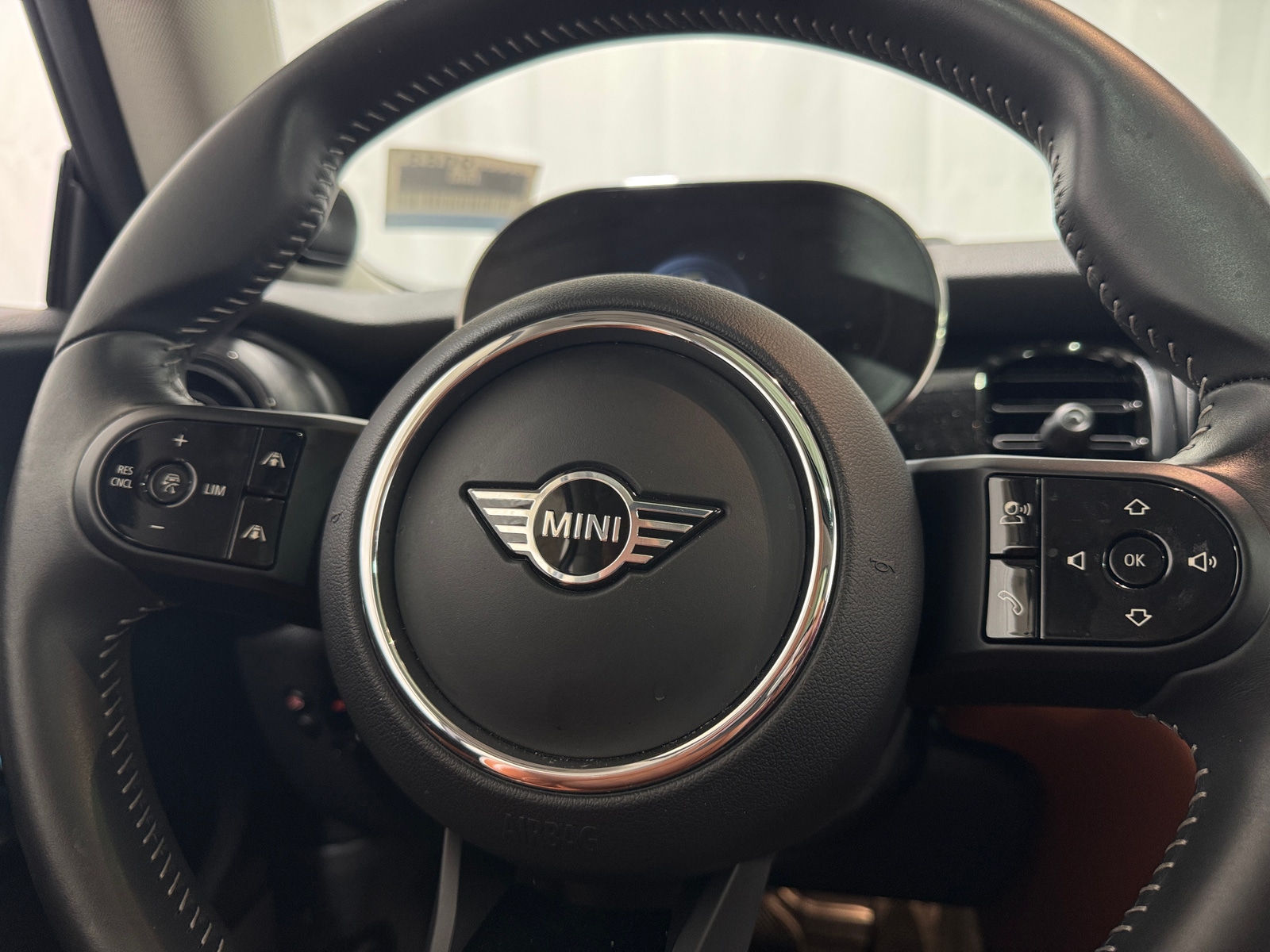 Thumbnail: 2023 MINI Cooper Hardtop - 4