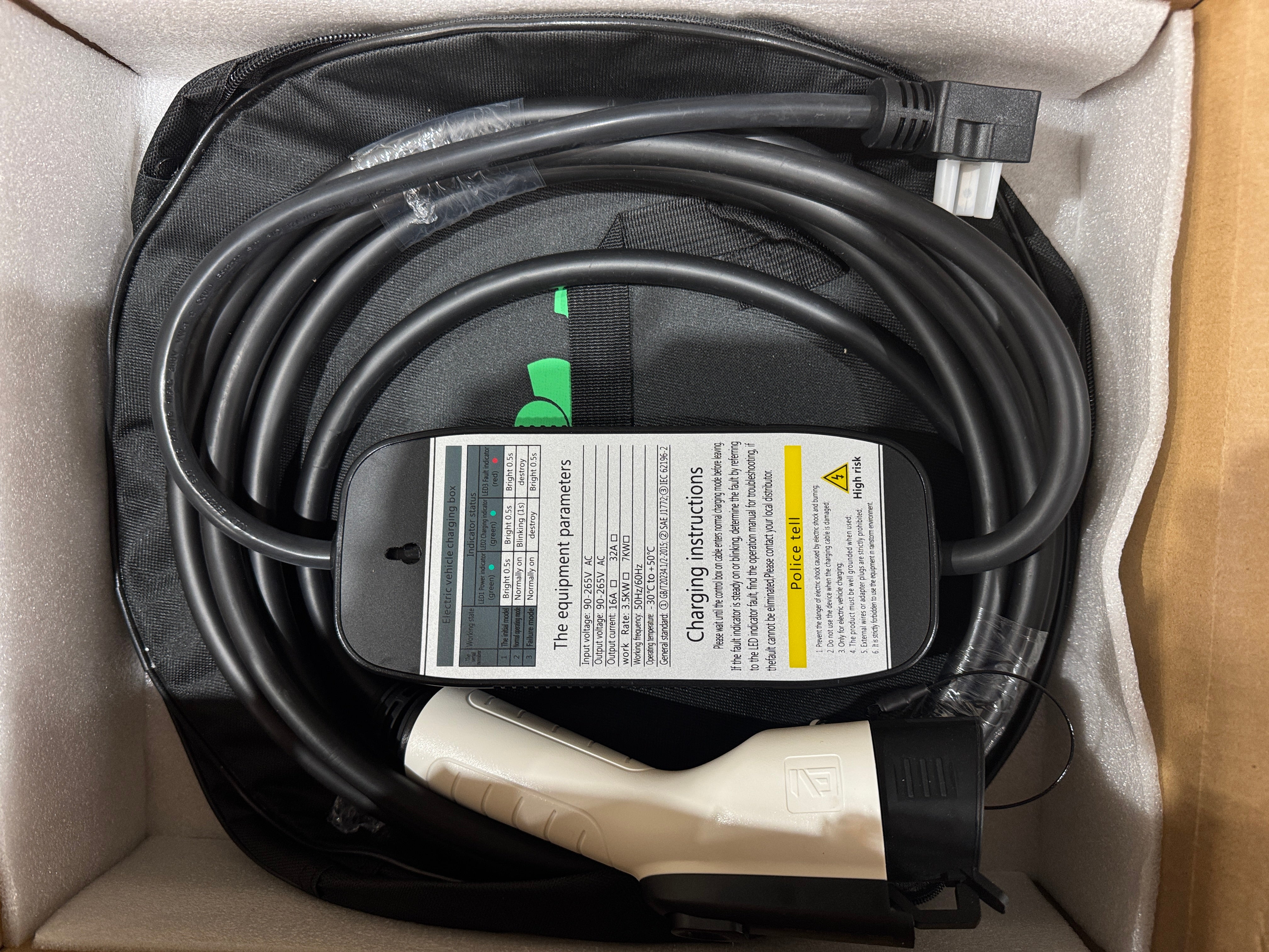 Used 2023 MINI Hardtop 2 Door SE with VIN WMW13DJ04P2T04557 for sale in Oak Creek, WI