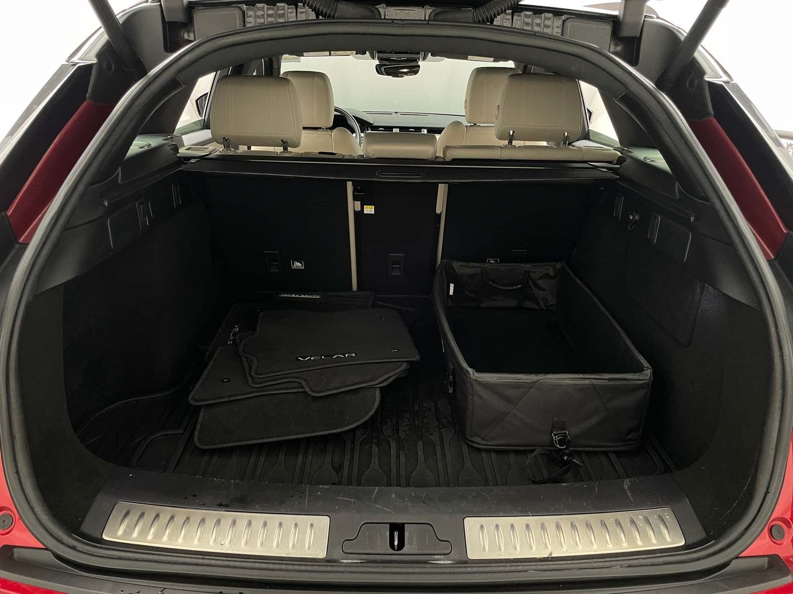 Thumbnail: 2020 Land Rover Range Rover Velar - 6