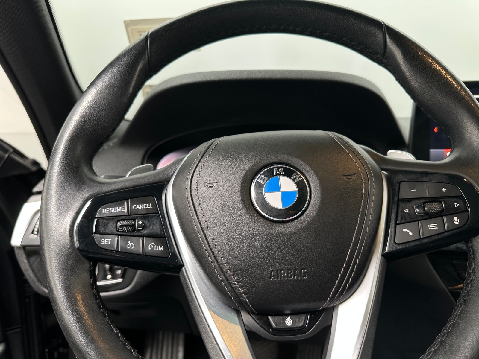 Thumbnail: 2023 BMW 5 Series - 4