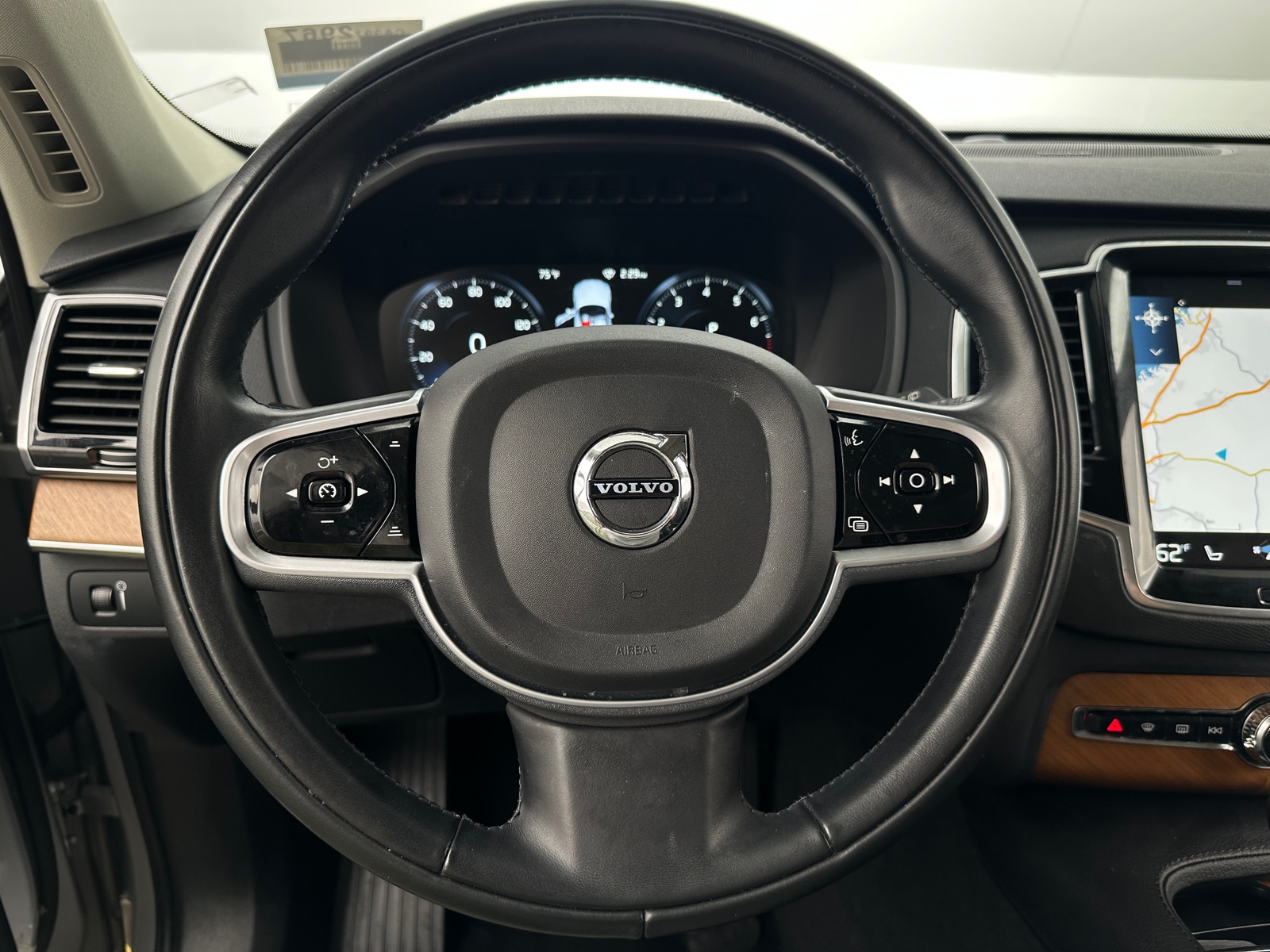 Thumbnail: 2022 Volvo XC90 - 4