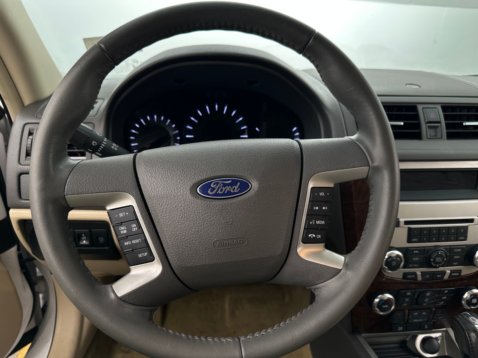 Thumbnail: 2011 Ford Fusion - 4