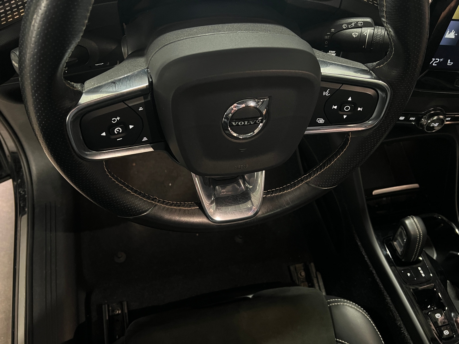 Thumbnail: 2021 Volvo XC40 - 4