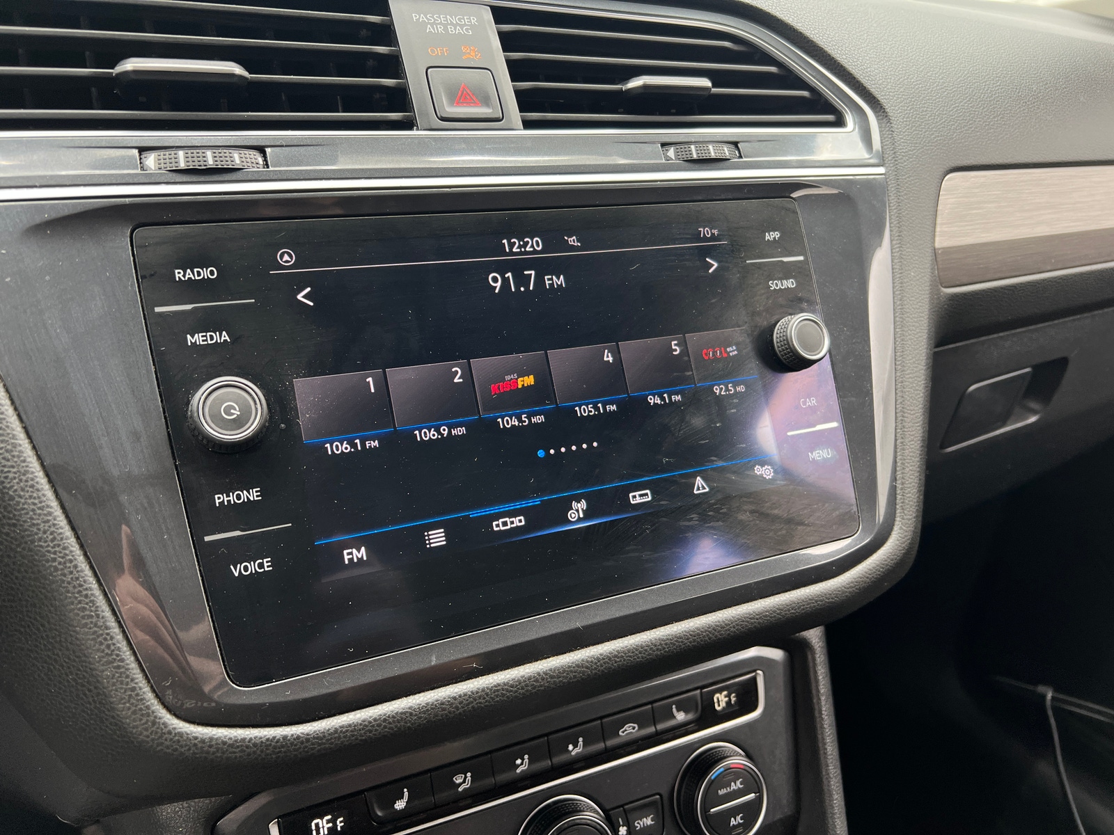 Thumbnail: 2021 Volkswagen Tiguan - 4