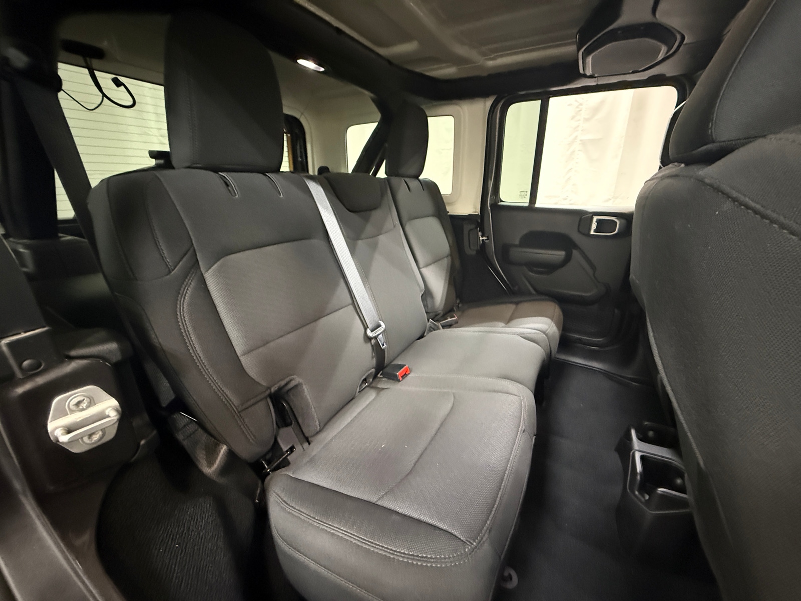 Thumbnail: 2022 Jeep Wrangler - 6