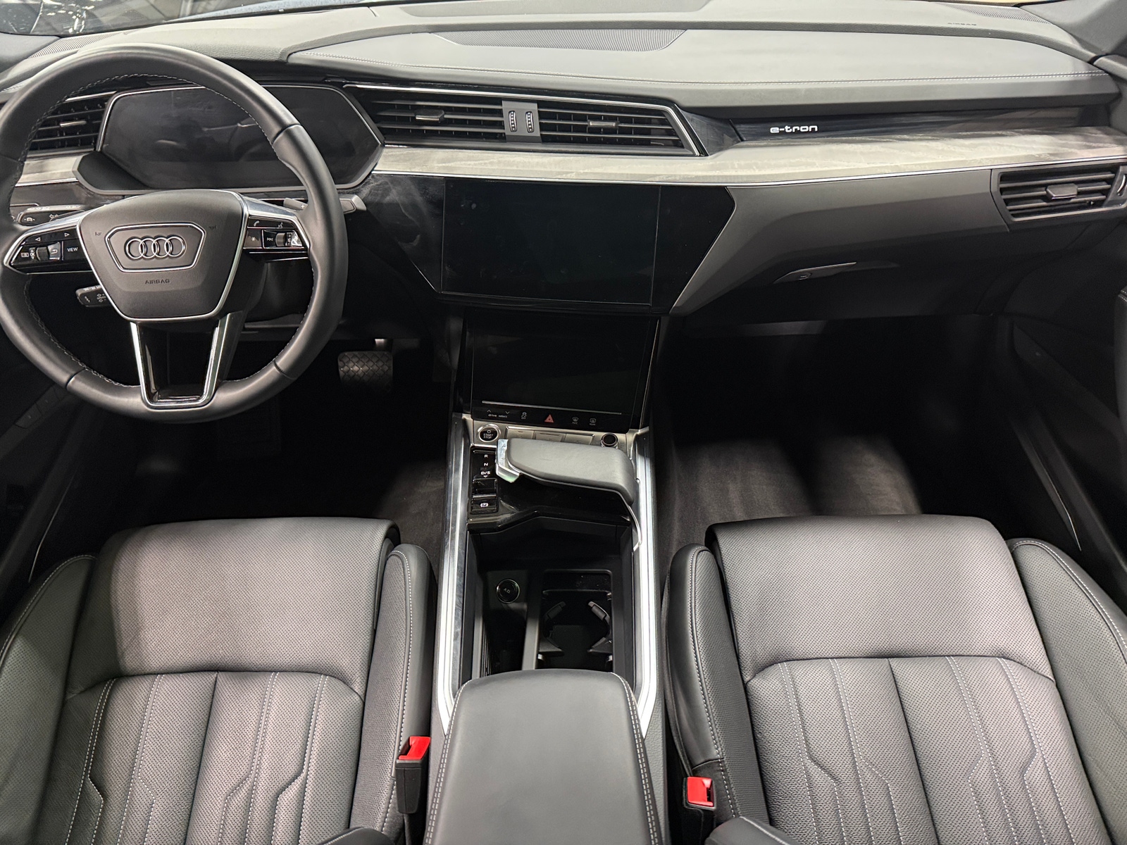 Thumbnail: 2024 Audi Q8 e-tron - 2