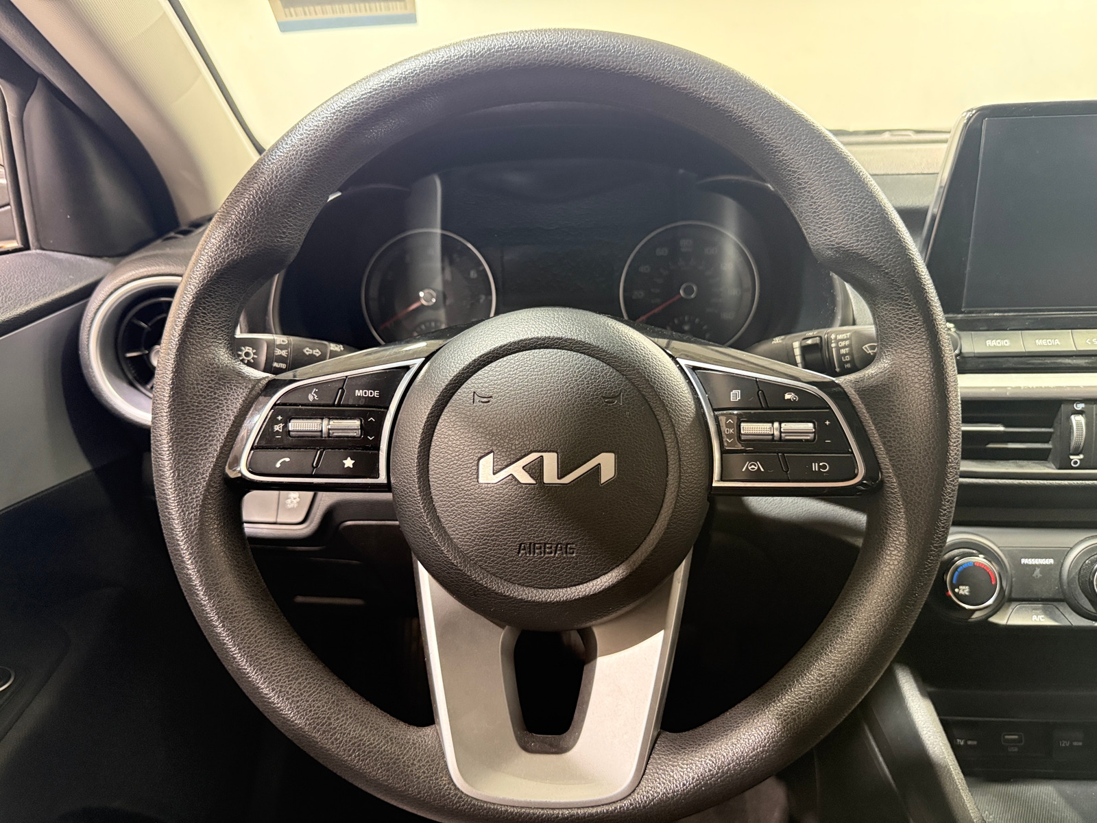 Thumbnail: 2023 Kia Forte - 5