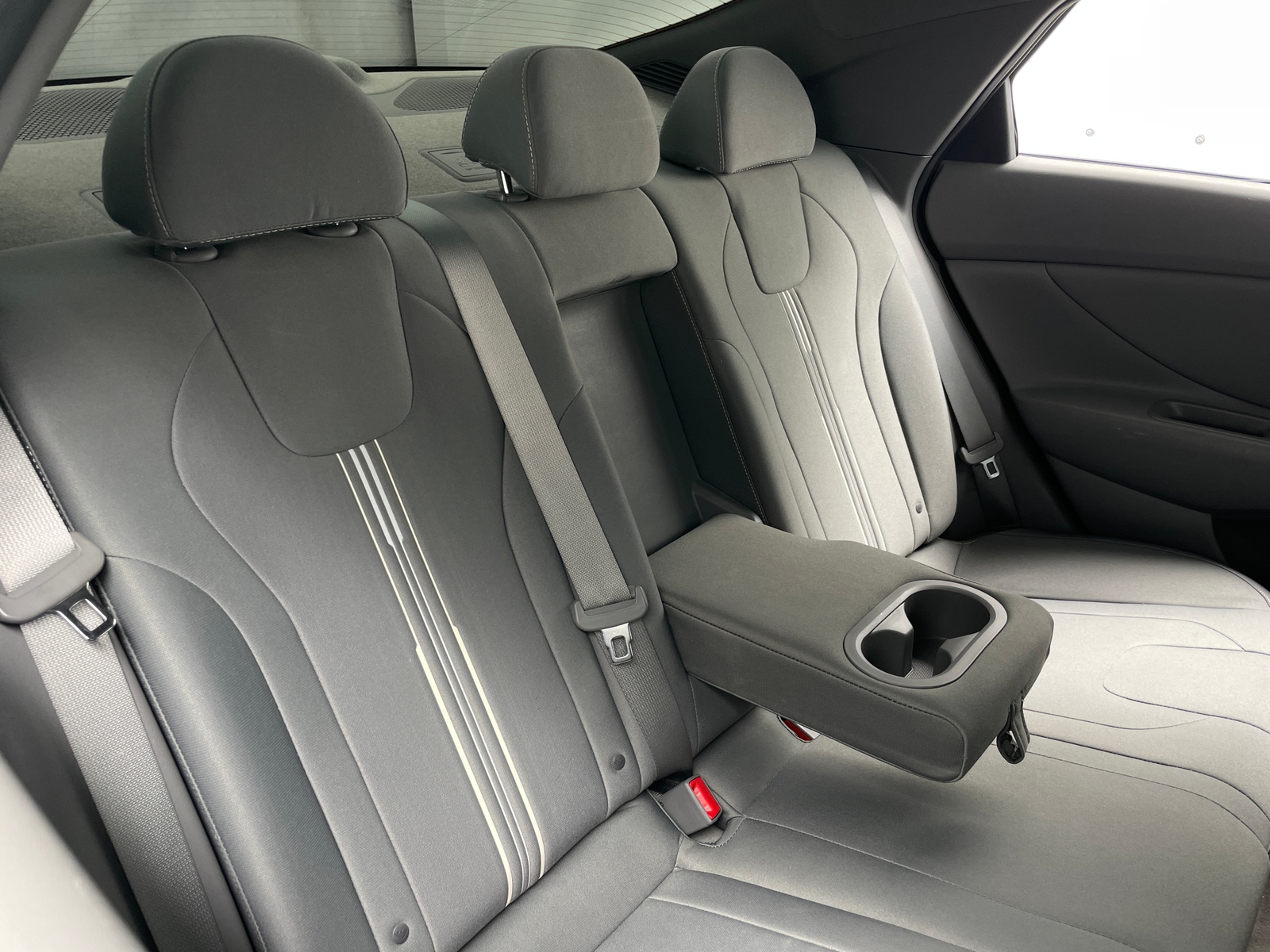 Thumbnail: 2022 Hyundai Elantra - 6