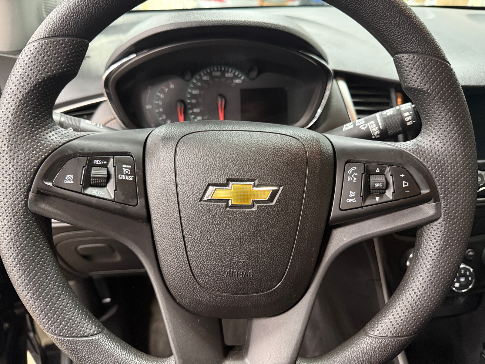 Thumbnail: 2022 Chevrolet Trax - 5