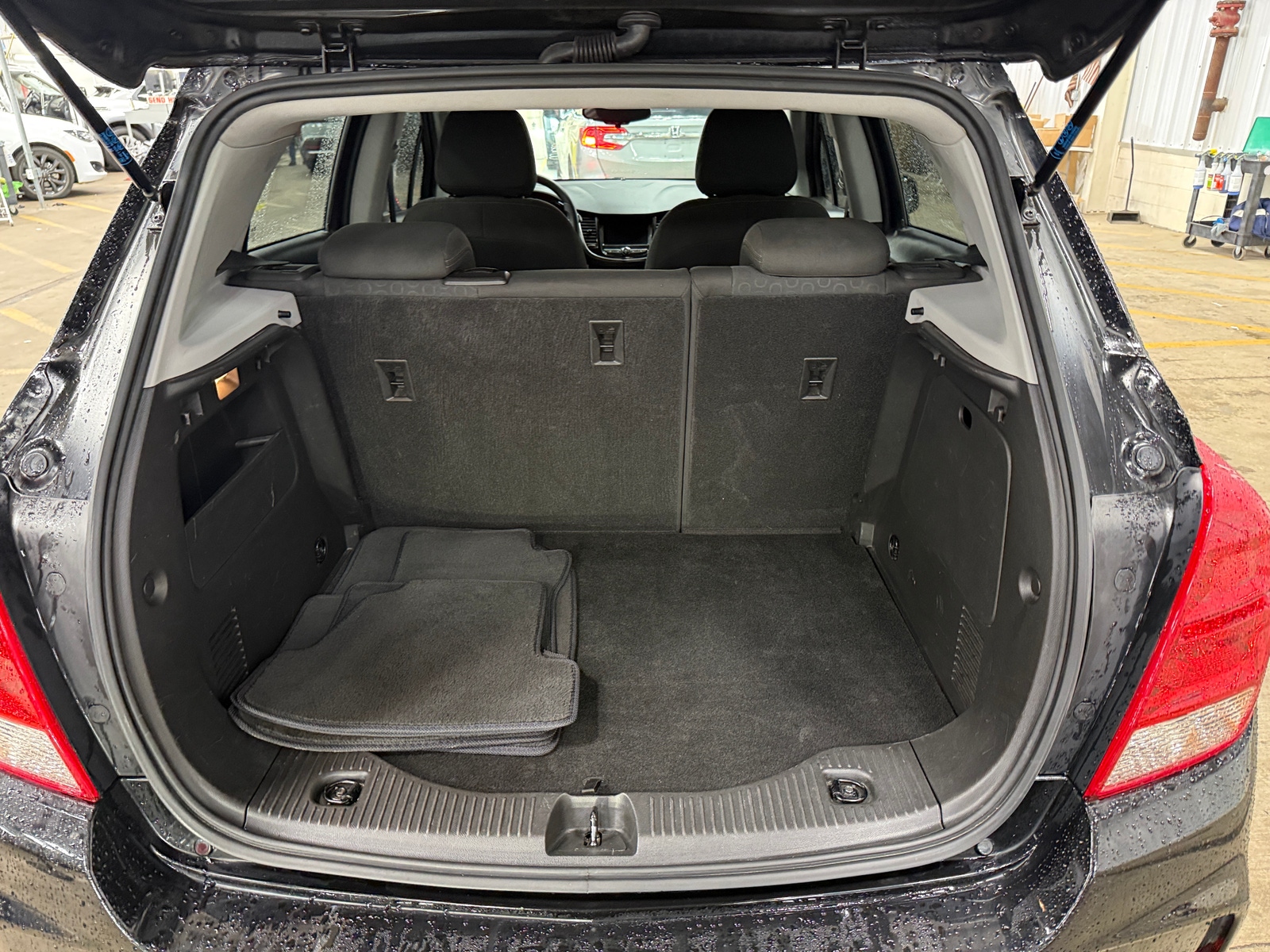 Thumbnail: 2022 Chevrolet Trax - 7