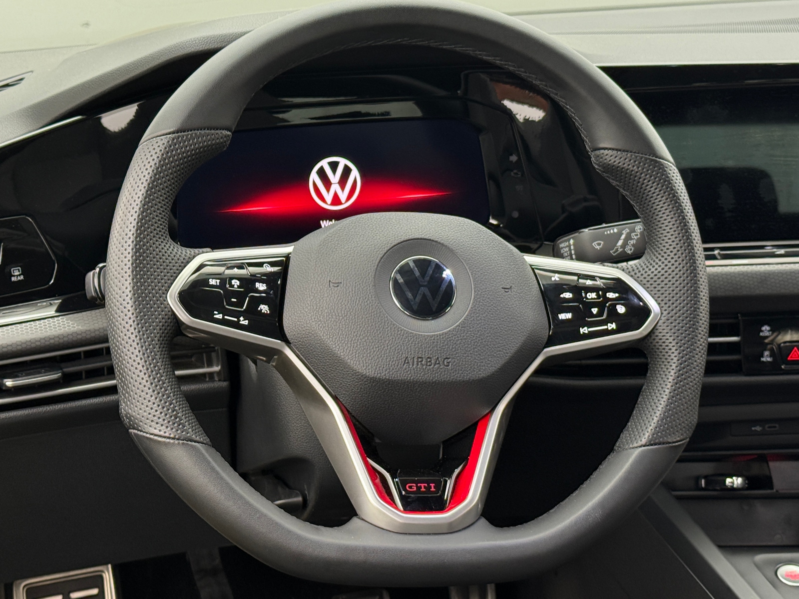 Thumbnail: 2022 Volkswagen Golf - 4