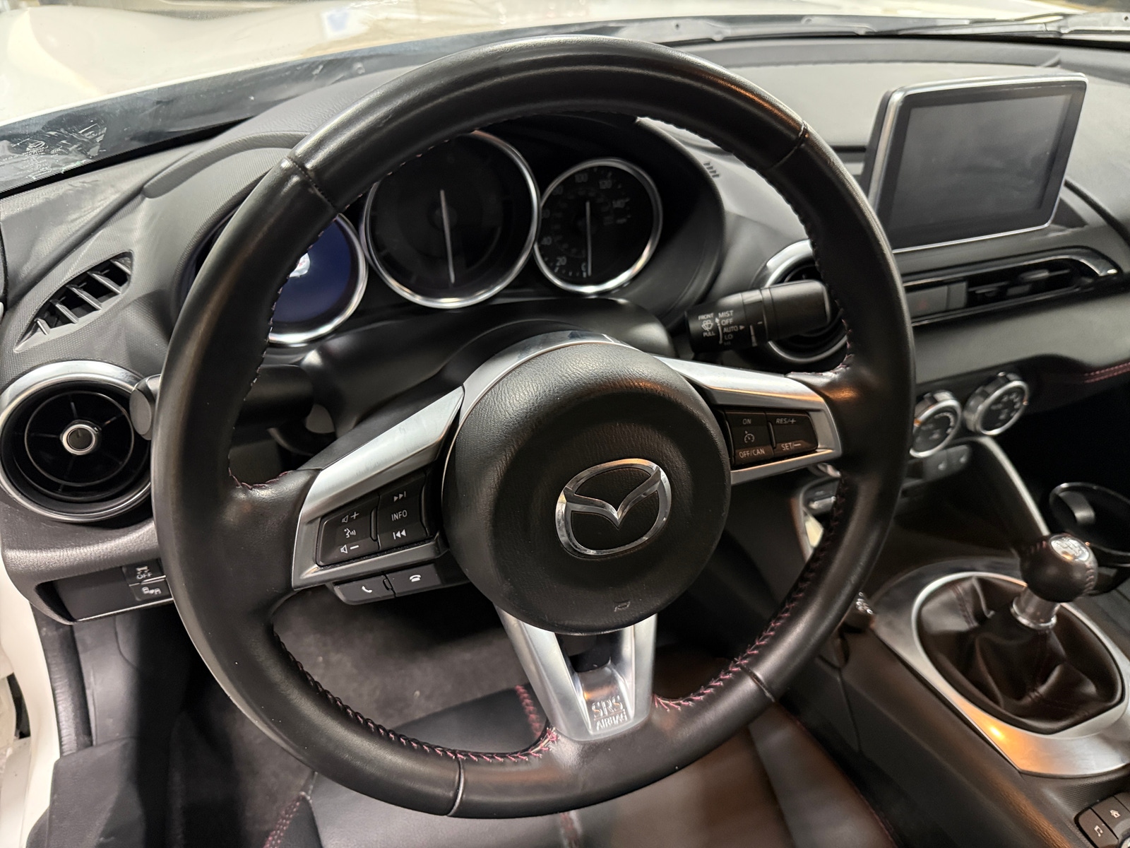 Thumbnail: 2017 Mazda MX-5 Miata - 4