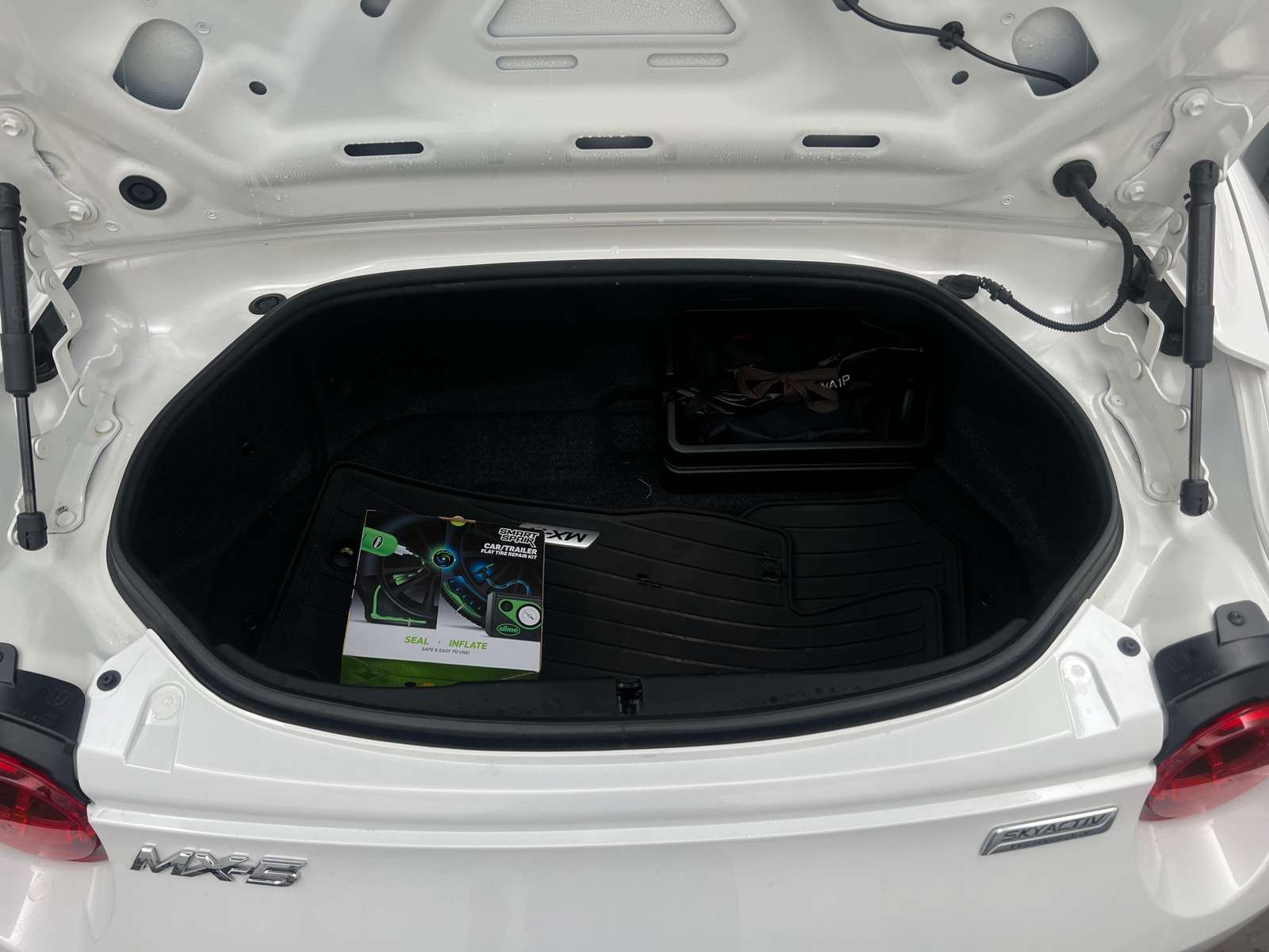 Thumbnail: 2017 Mazda MX-5 Miata - 5