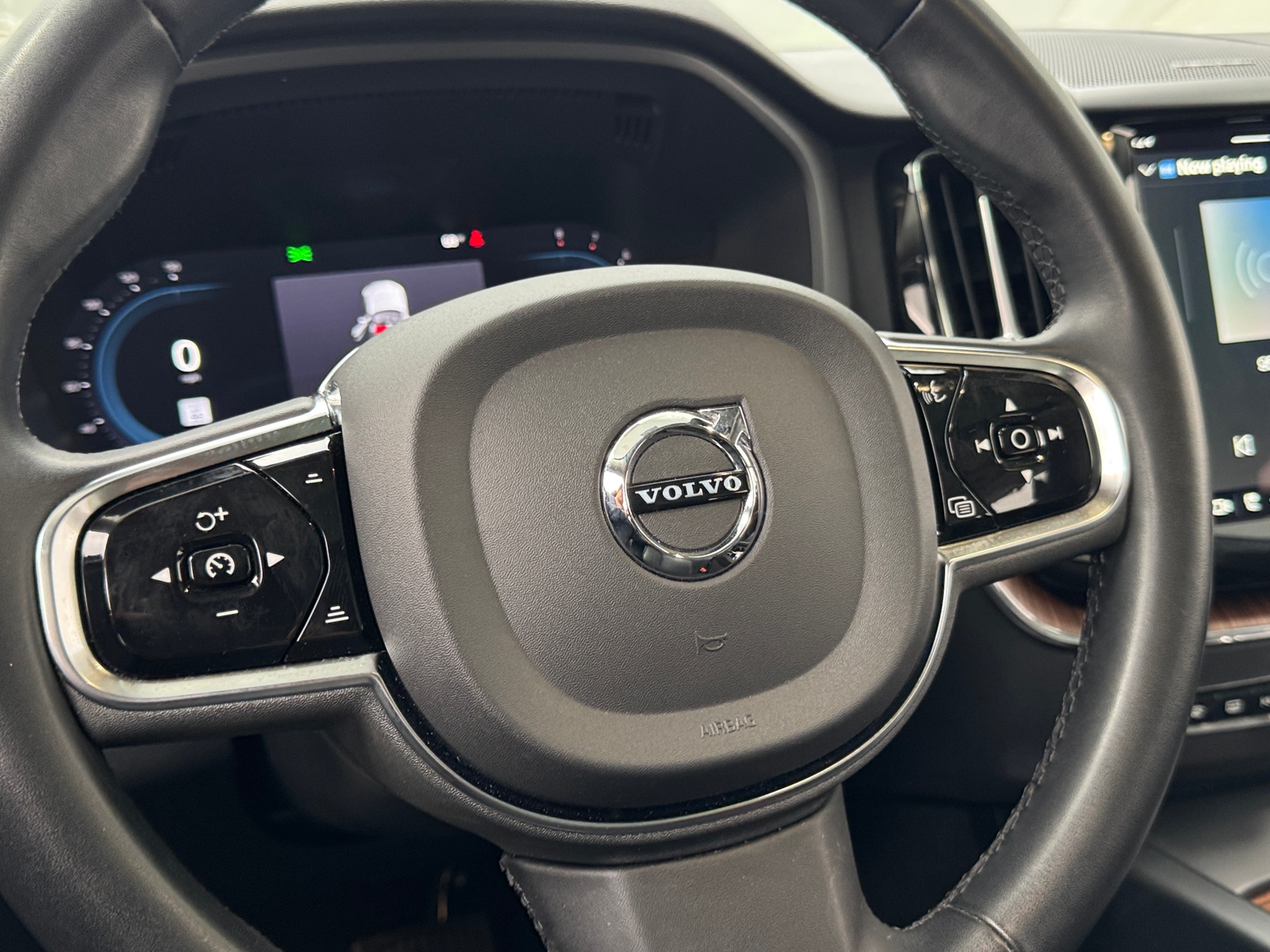 Thumbnail: 2024 Volvo XC60 - 4