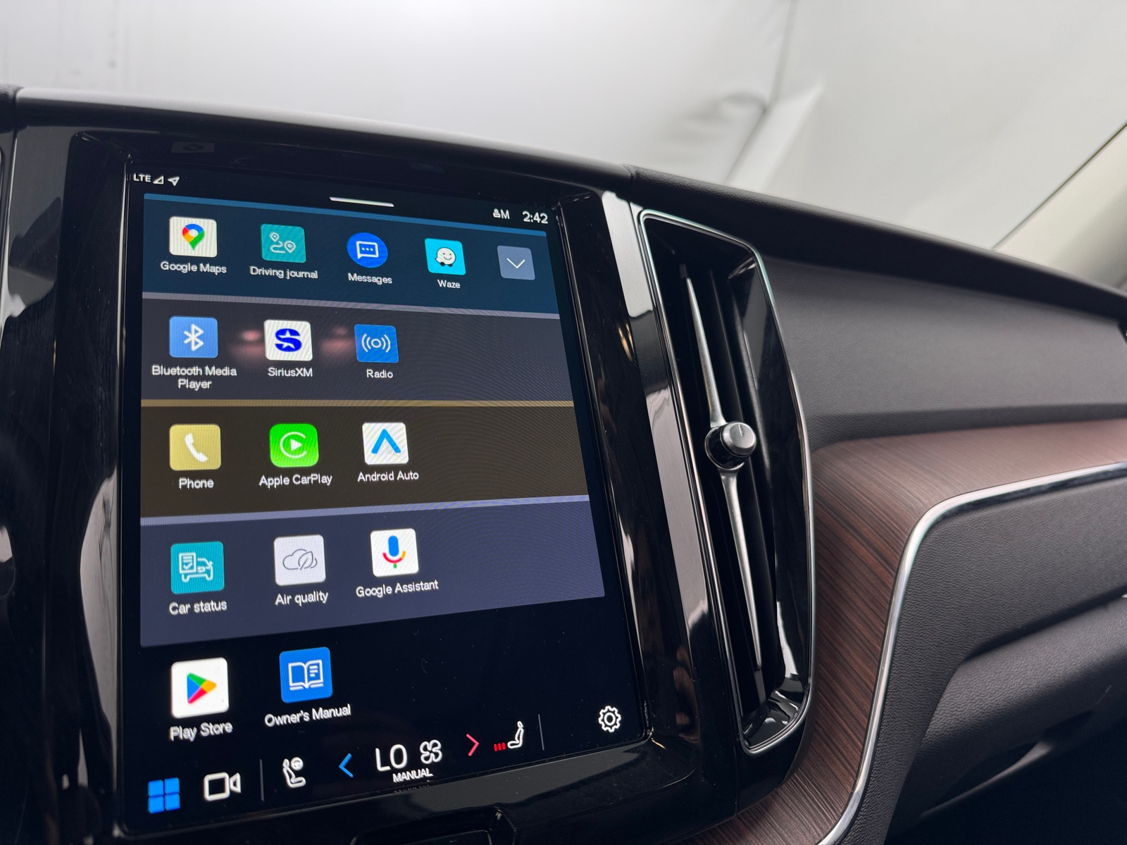 Thumbnail: 2024 Volvo XC60 - 3