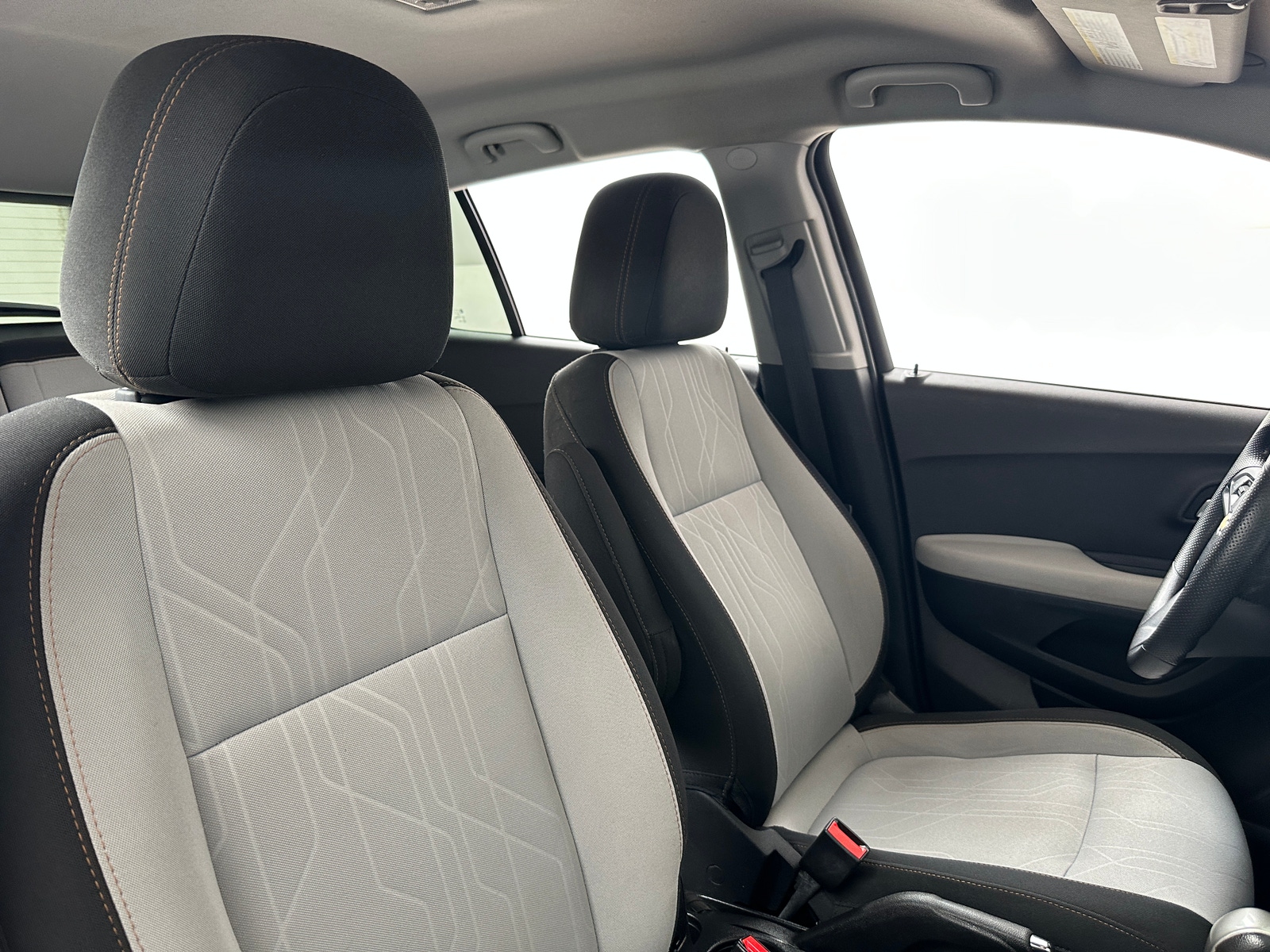 Thumbnail: 2017 Chevrolet Trax - 2