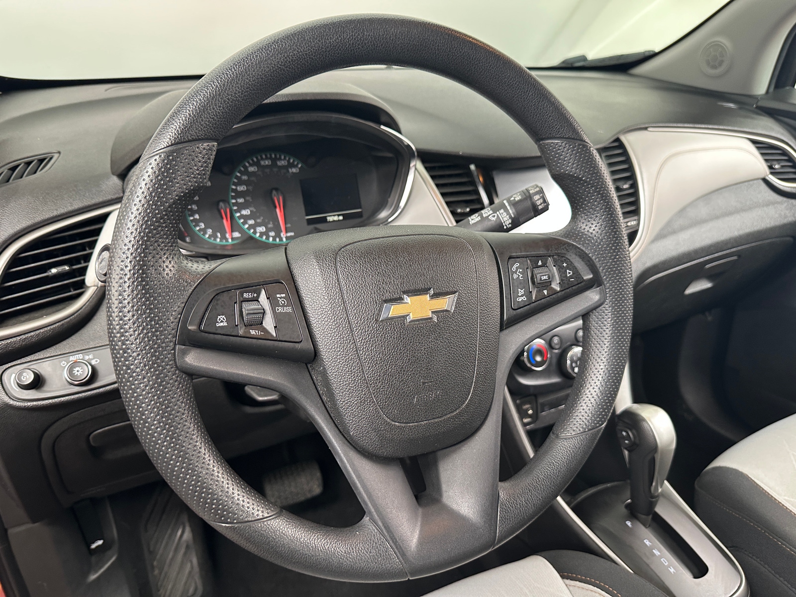 Thumbnail: 2017 Chevrolet Trax - 5