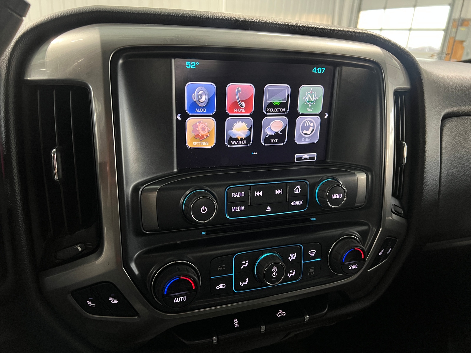 Thumbnail: 2018 Chevrolet Silverado 1500 - 4