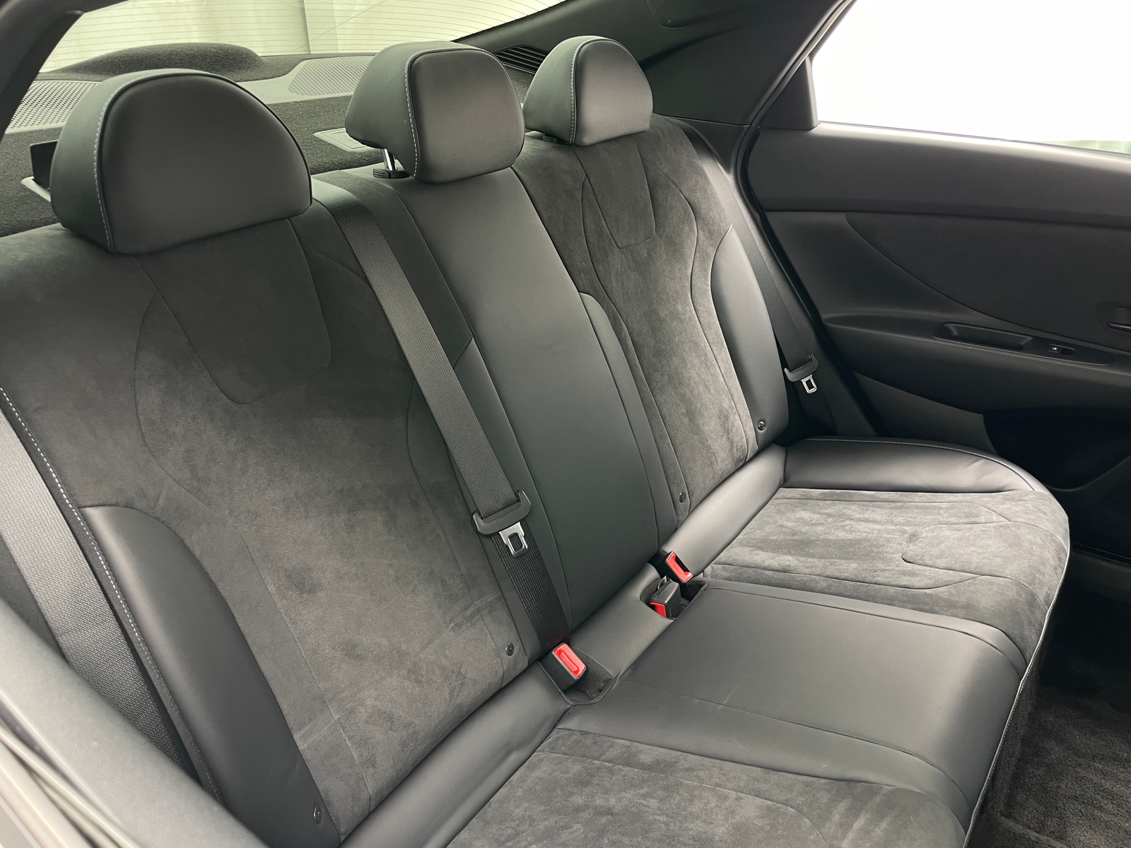 Thumbnail: 2023 Hyundai Elantra - 5