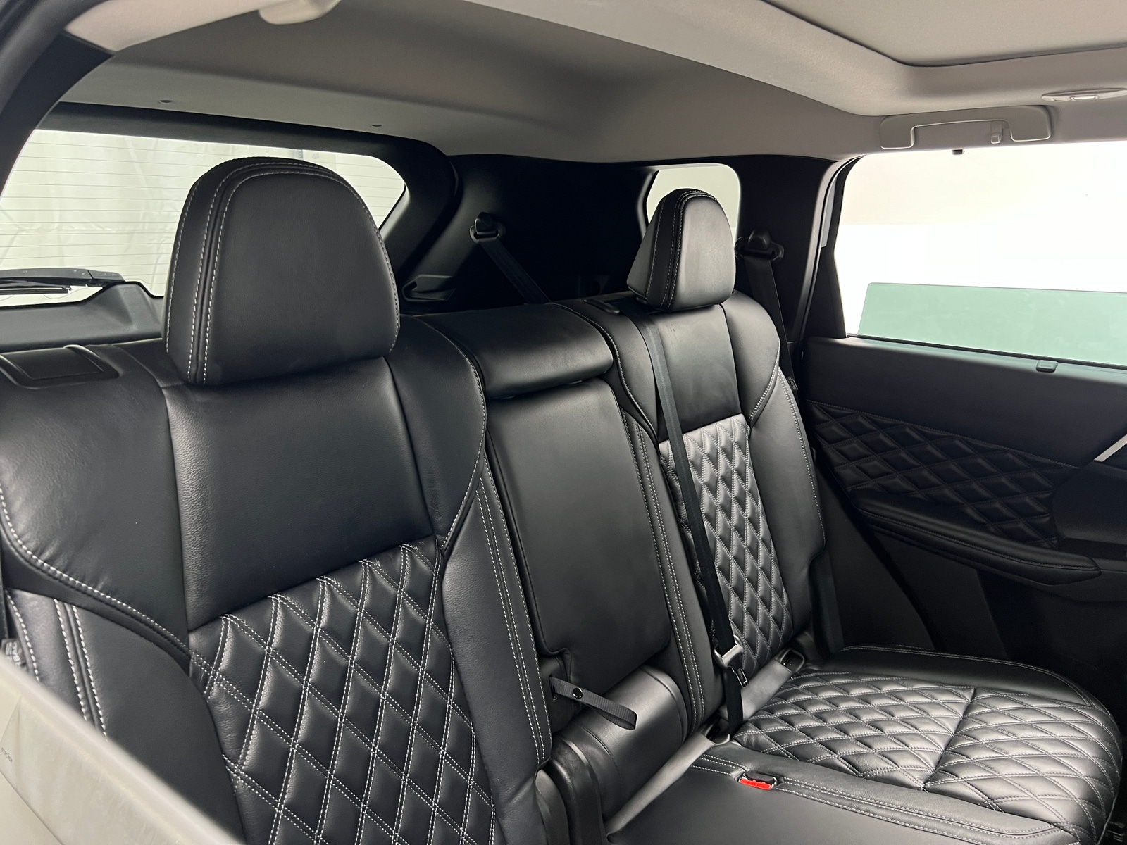 Thumbnail: 2023 Mitsubishi Outlander - 5