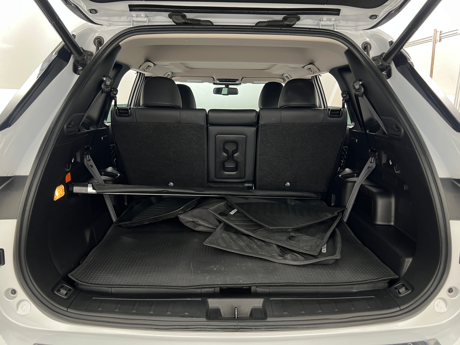 Thumbnail: 2023 Mitsubishi Outlander - 6