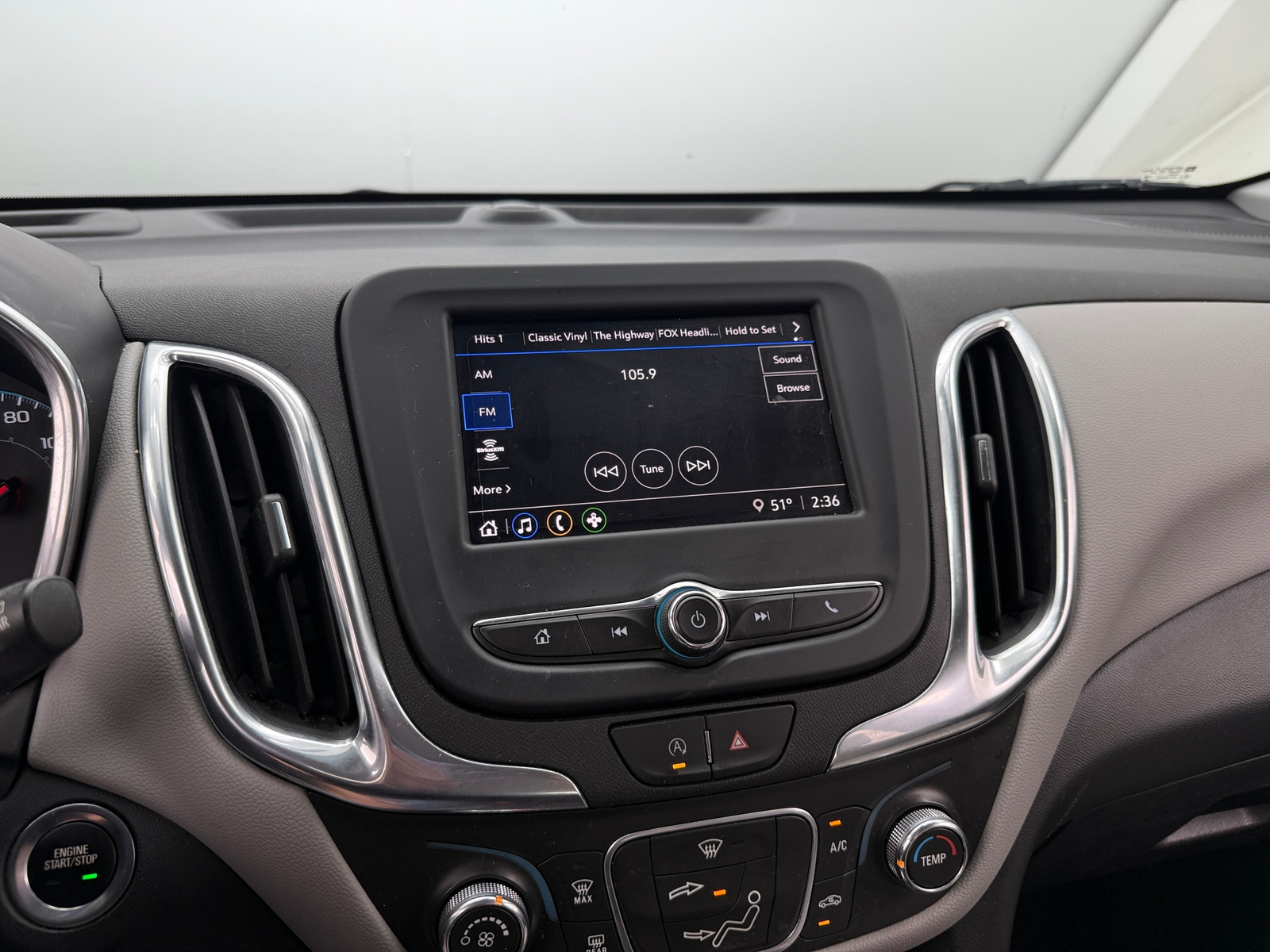 Thumbnail: 2022 Chevrolet Equinox - 4