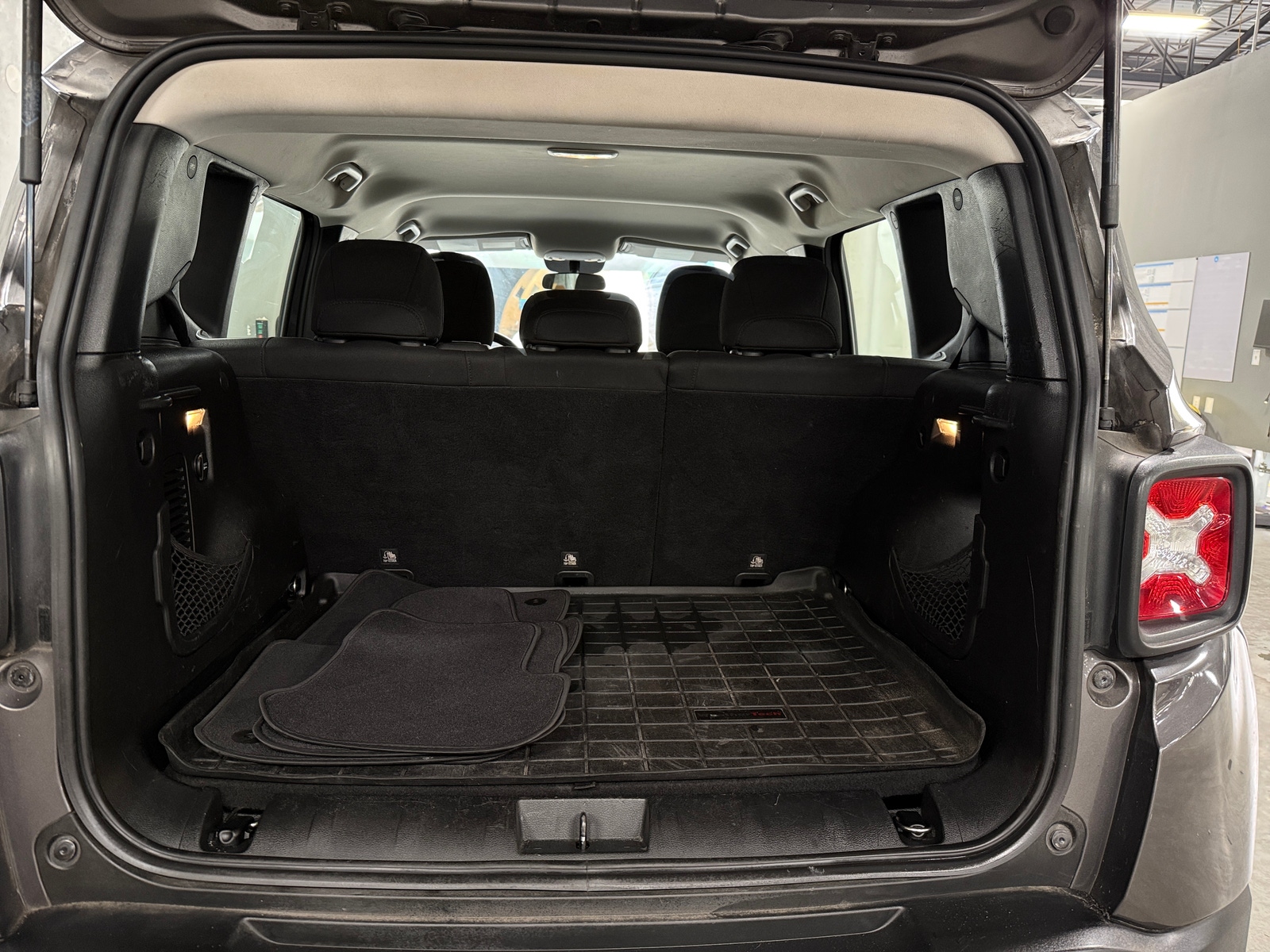 Thumbnail: 2016 Jeep Renegade - 7