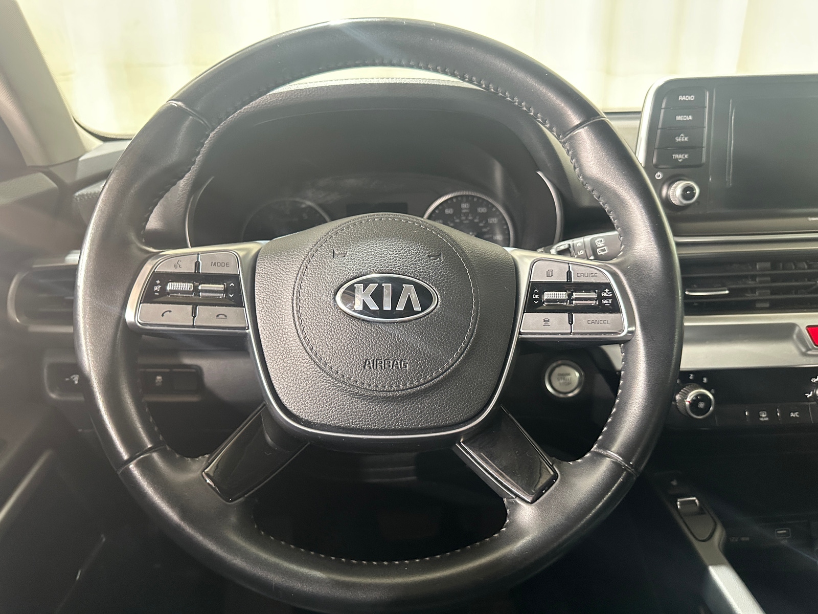 Thumbnail: 2020 Kia Telluride - 4