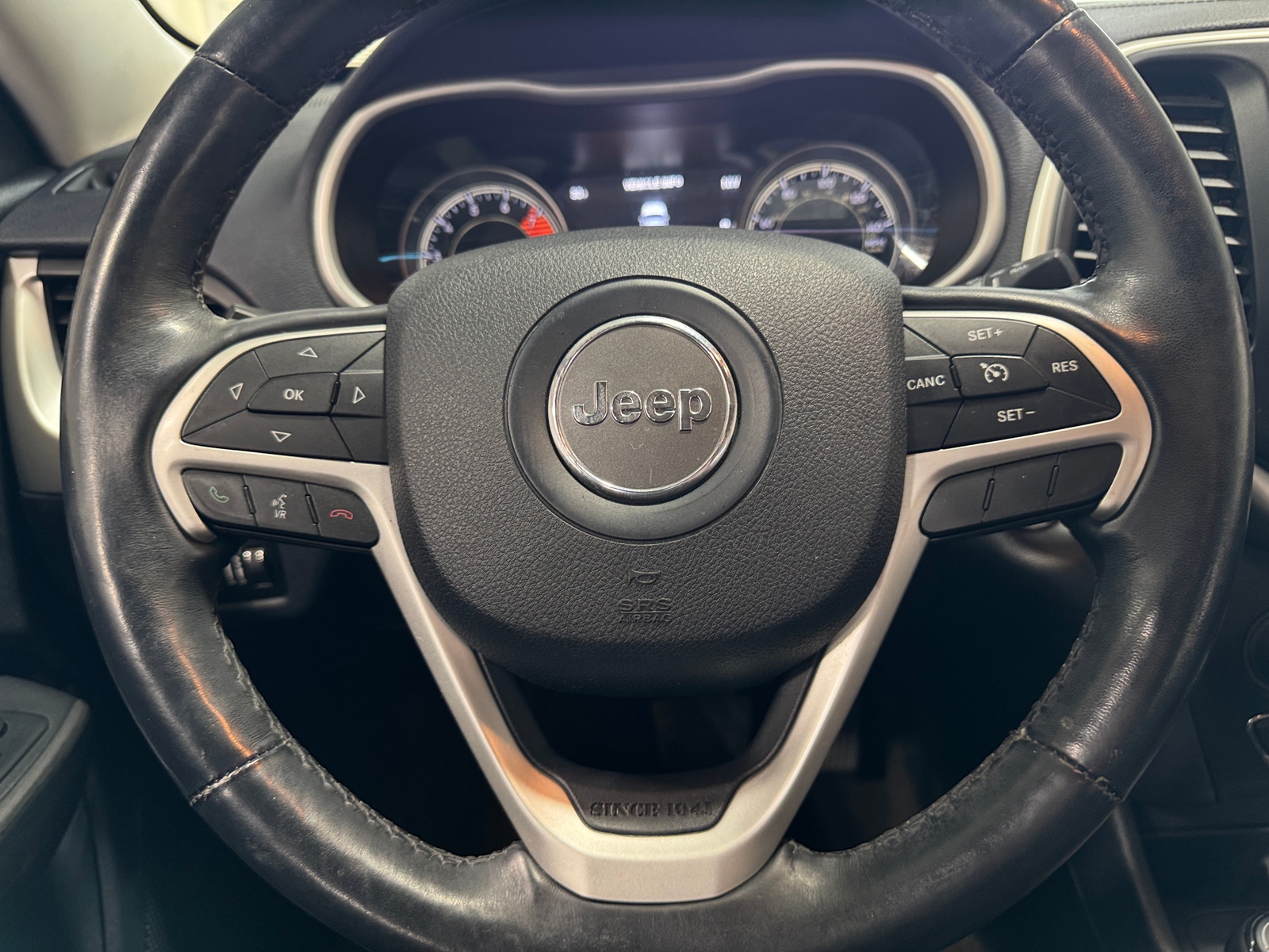 Thumbnail: 2016 Jeep Cherokee - 4