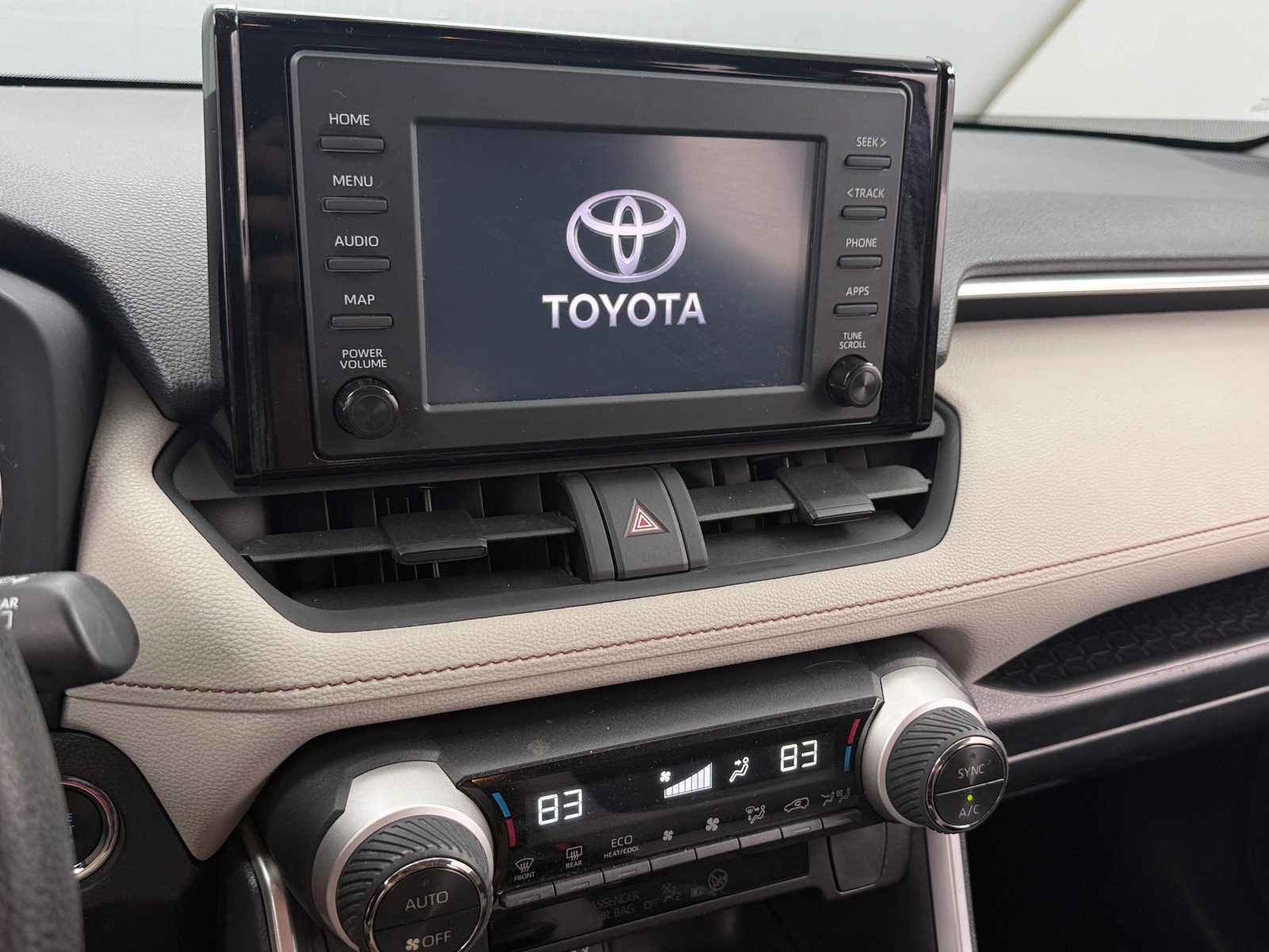 Thumbnail: 2019 Toyota RAV4 - 4