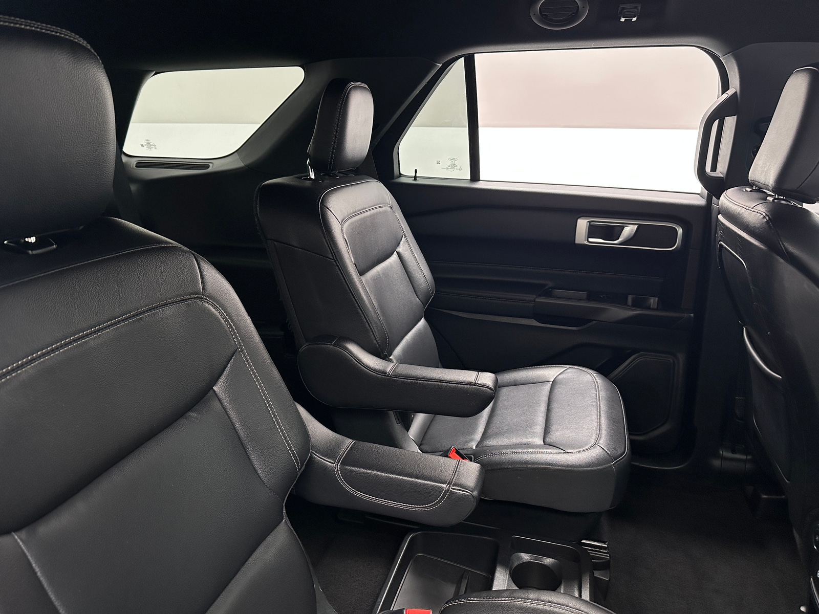 Thumbnail: 2020 Ford Explorer - 5